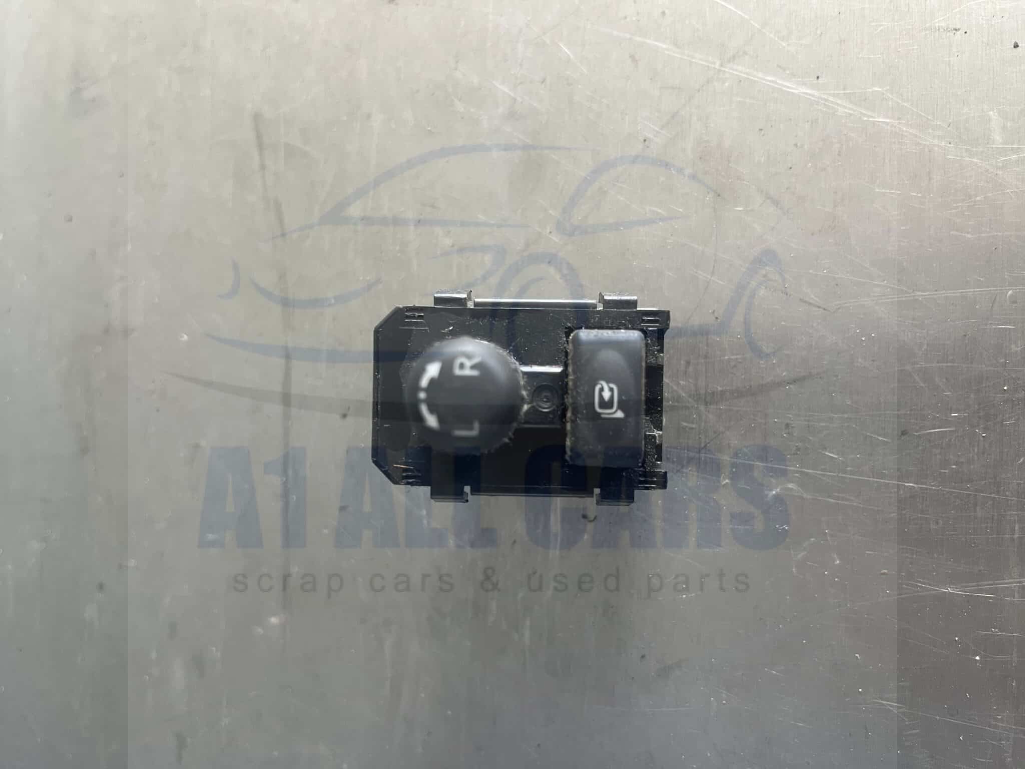 Nissan Leaf 2010-2017 Electric Door Mirror Switch – ( Power Fold Version )