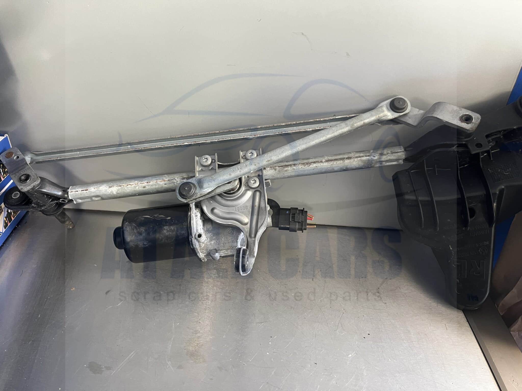 BMW 1 Series 2011-2015 Front Wiper Motor And Linkage – 726750402