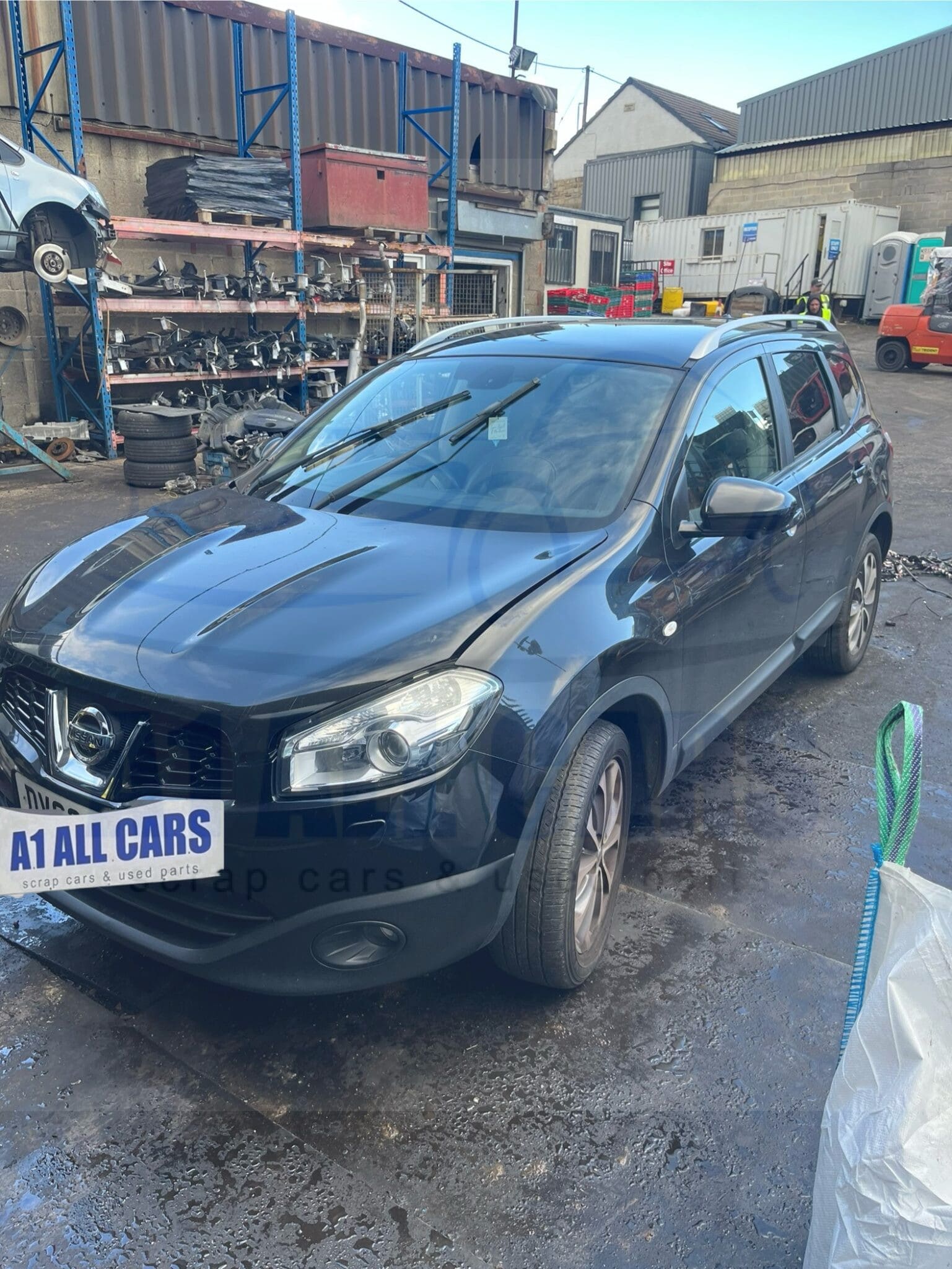 Nissan Qashqai 2010-2013 MK1 F/L 1.6 Diesel Manual Black Breaking For Parts