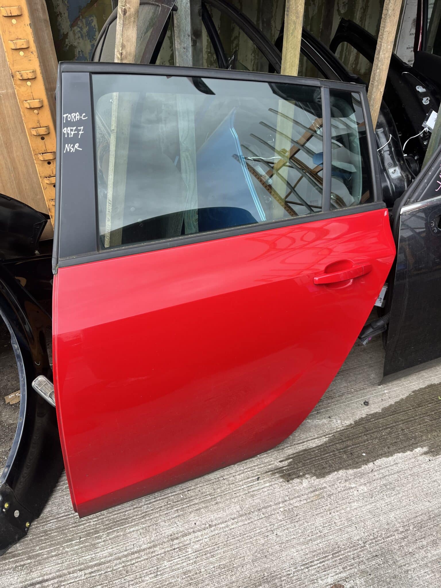 Vauxhall Zafira Tourer 2012-2017 5 Door MPV Near Side Rear Door – Red Z50B Colour Code ( Call Office For Delivery Quote )