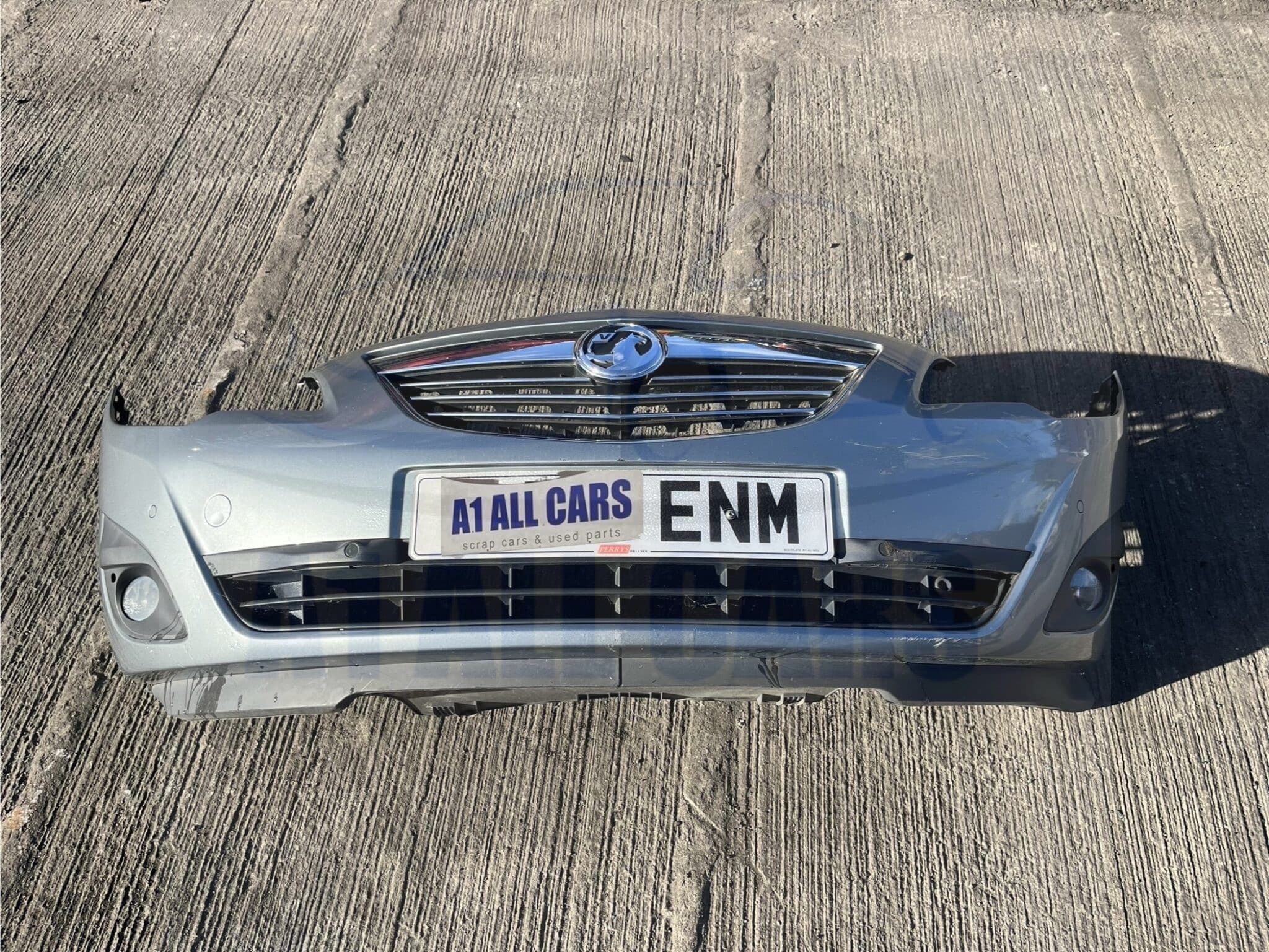 Vauxhall Meriva 2010-2015 Front Bumper With Fogs And Sensors – Silver ZGEV Colour Code ( Small Scuff See Pics )