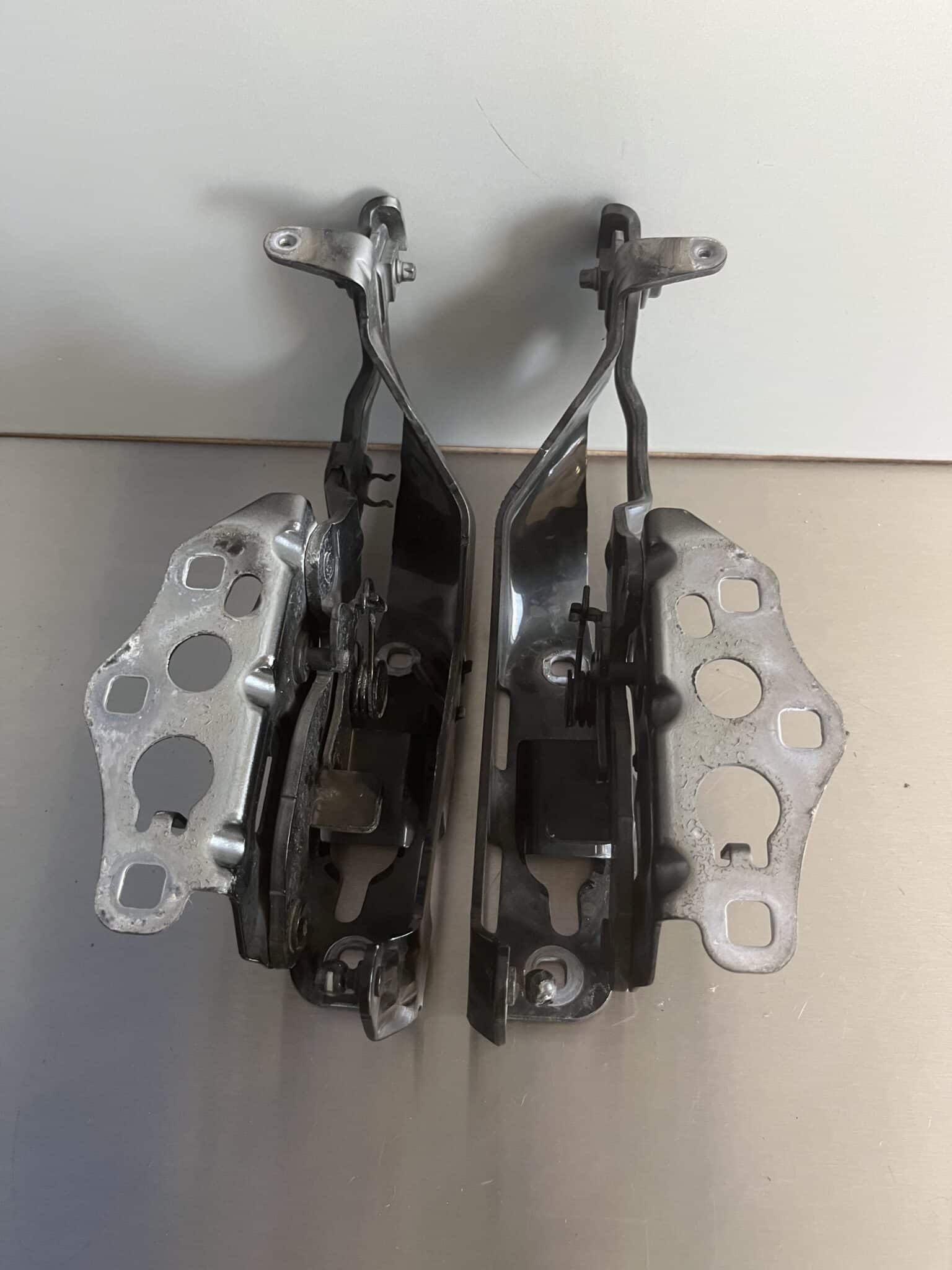 Mercedes C Class 2014-2021 W205 Bonnet Hinges – A2058800928 / A2058800828