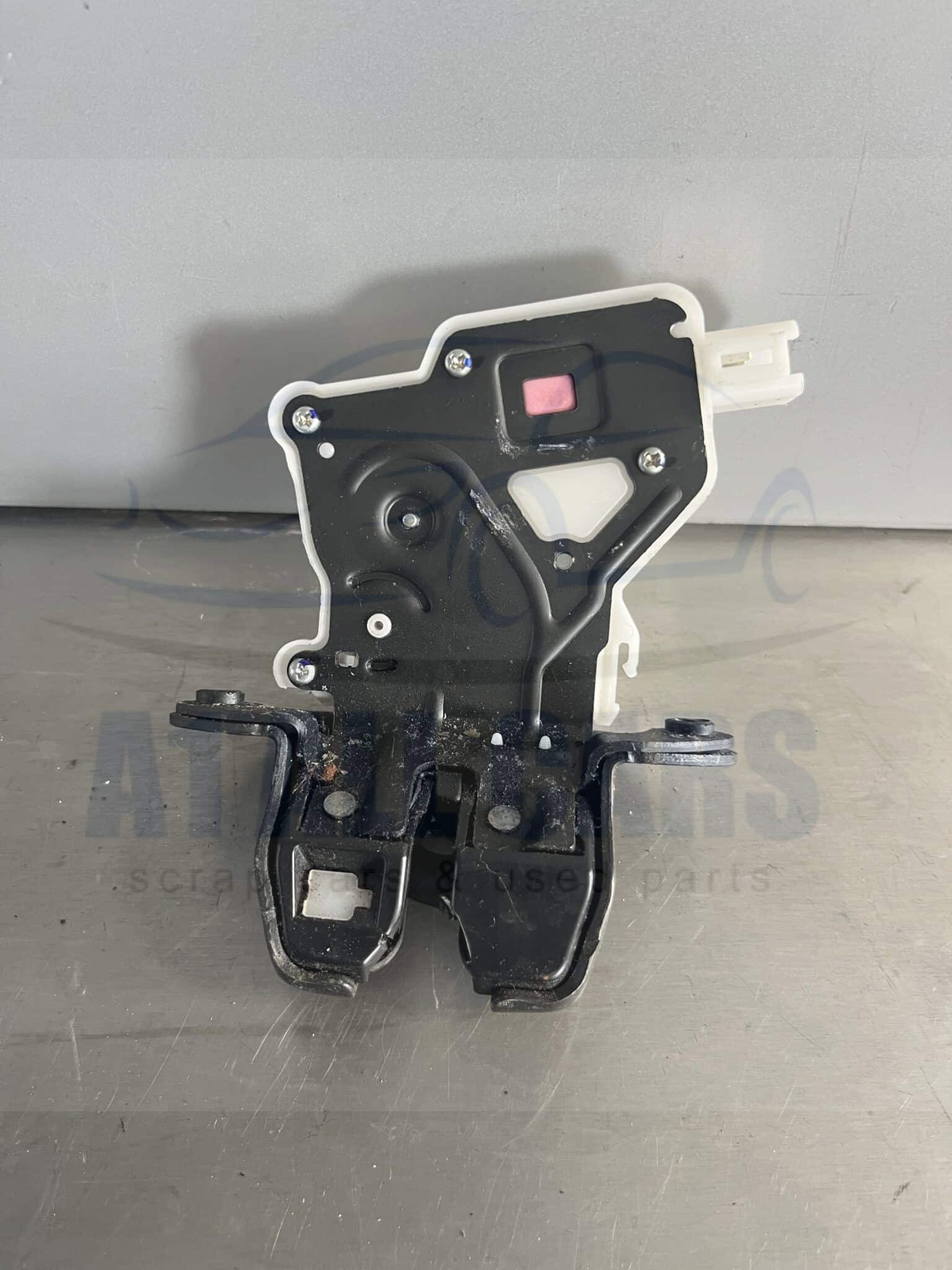 Nissan Pulsar 2013-2018 Hatchback Tailgate Locking Mechanism – 4 Pin Plug