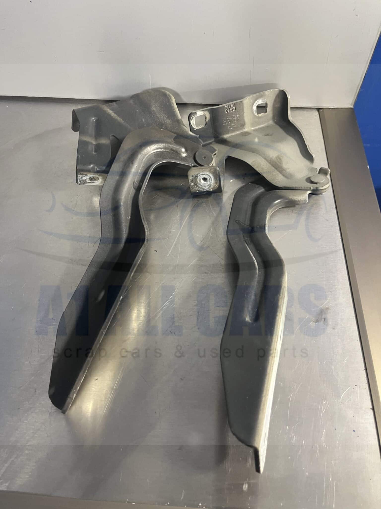 Nissan Qashqai 2013-2017 Bonnet Hinges- Pair