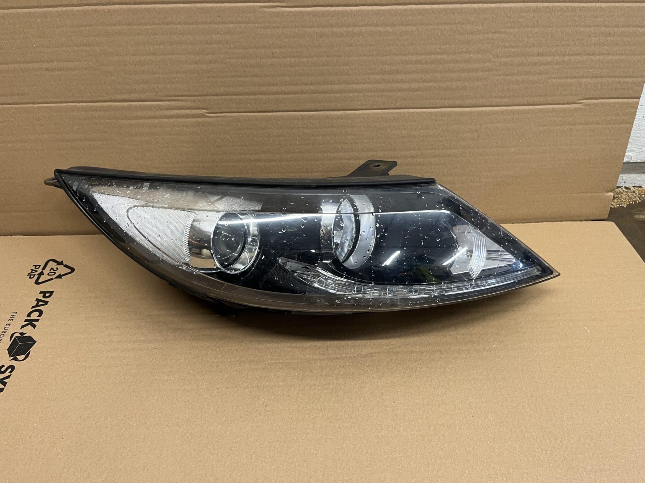 Kia Sportage 2010-2016 Off Side Headlamp With DRL – 92102-3U270