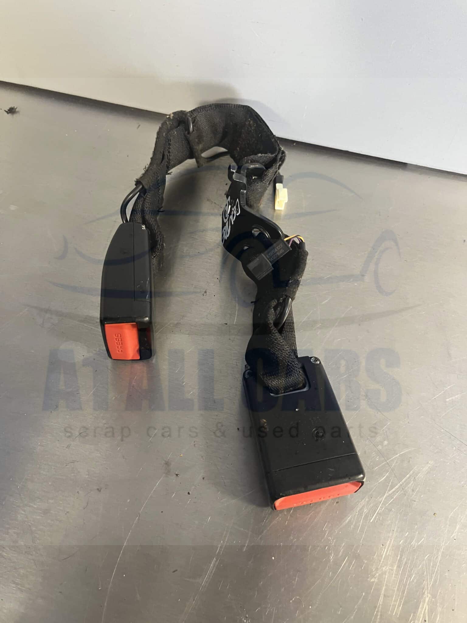 BMW 3 Series 2012-2015 F30 5 Door Saloon Off Side Rear Double Seatbelt Anchor – 621589100B