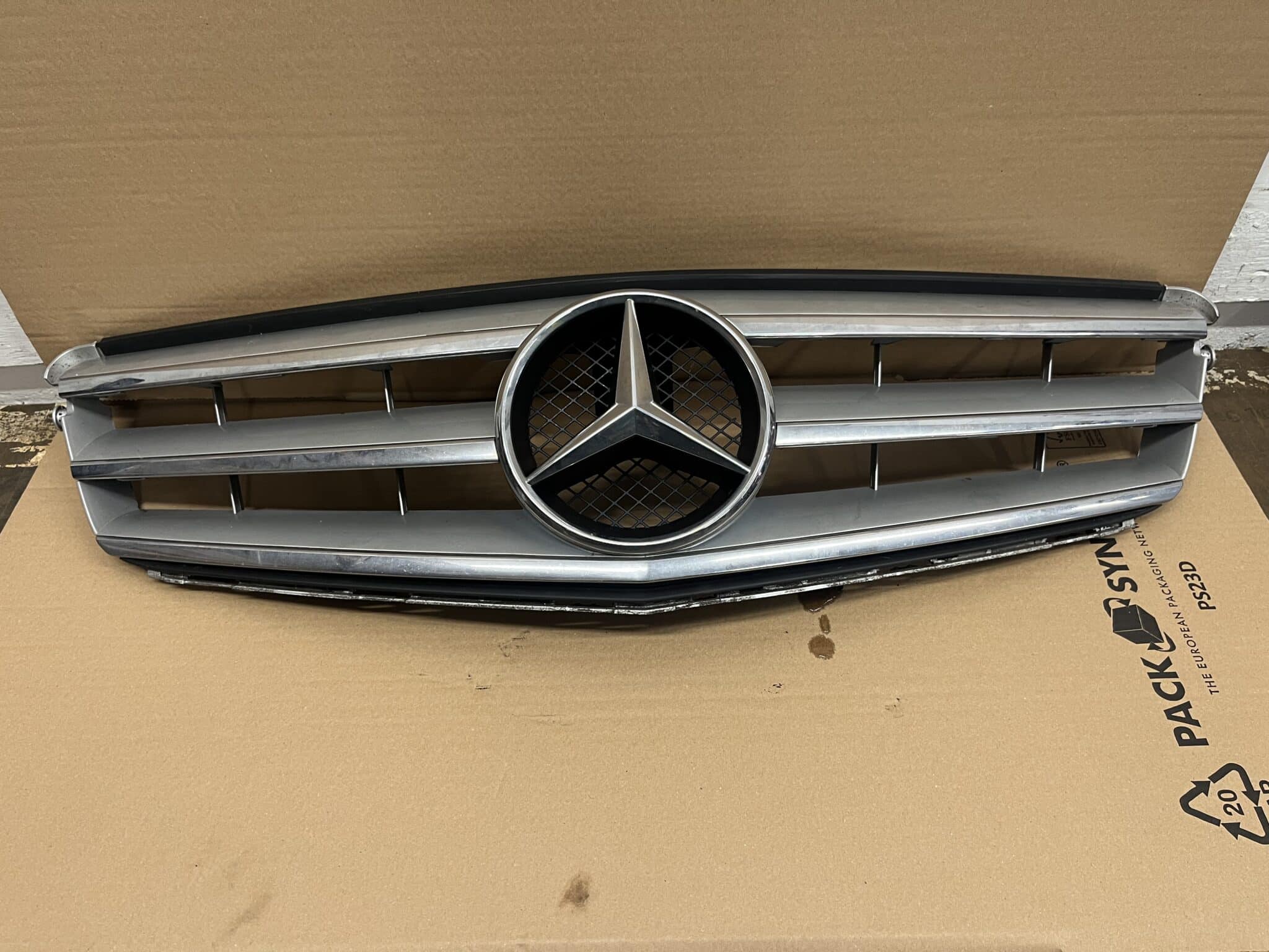 Mercedes C Class 2012-2014 Saloon / Estate Front Bumper Grill – A2048800023