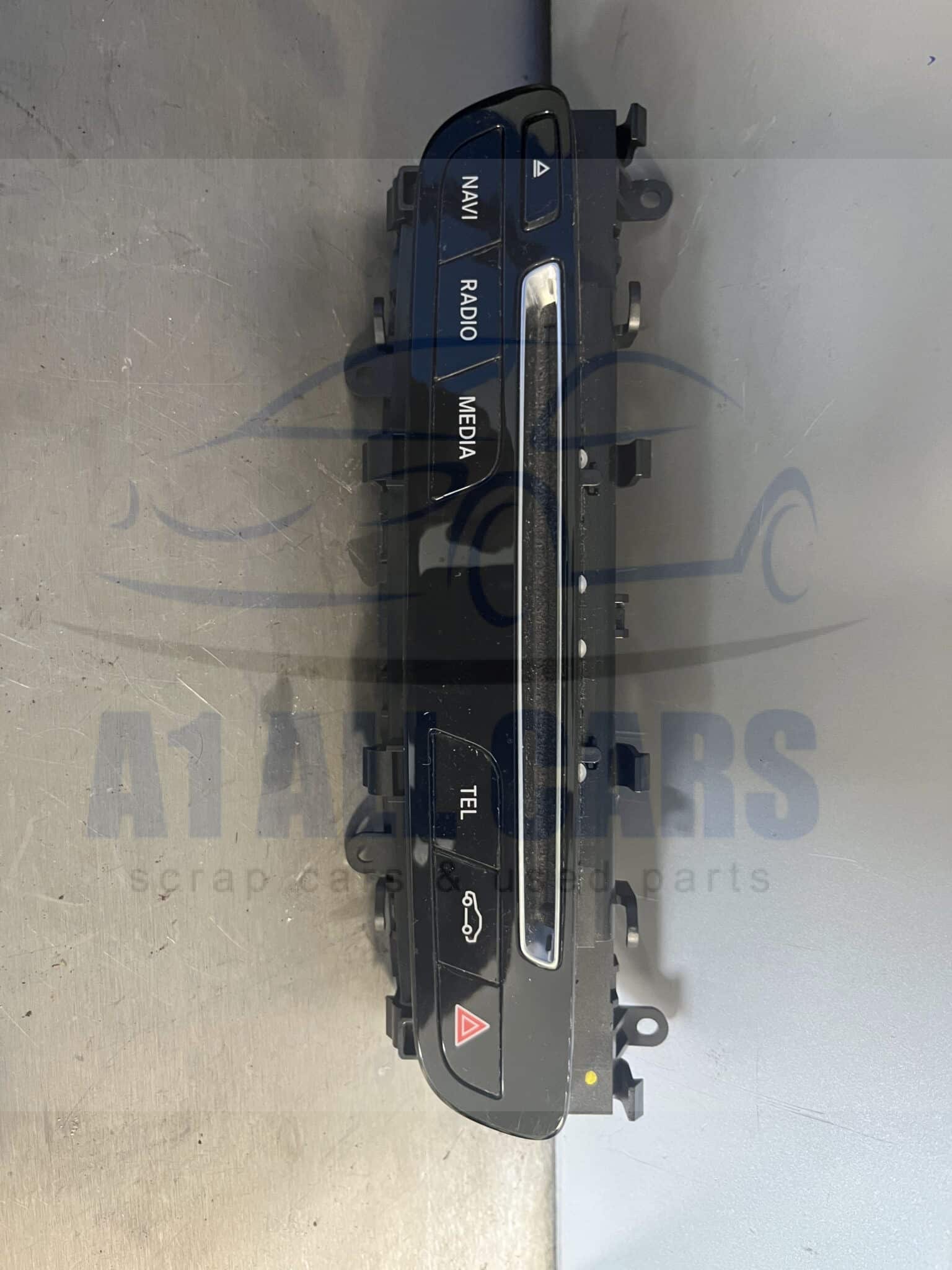 Mercedes C Class 2014-2021 Radio / Media / Nav Control Panel – A2059055201