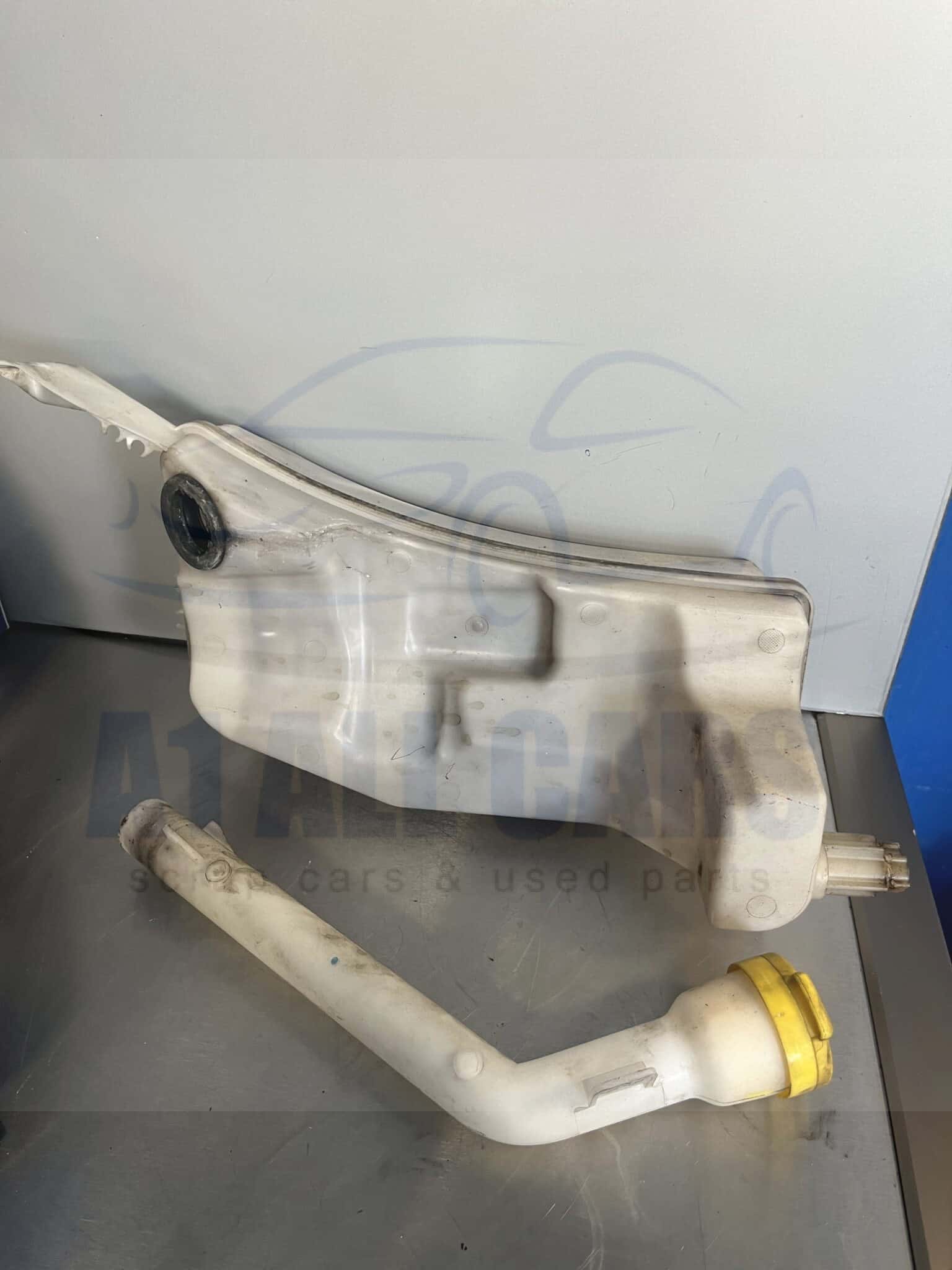 Renault Captur 2013-2018 Windscreen Washer Bottle – 289107623R