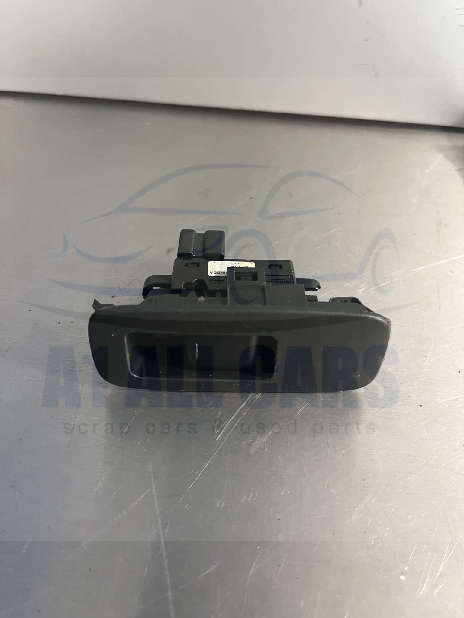 Nissan Qashqai 2007-2013 Near Side Front Window Switch – 25411-BR00A