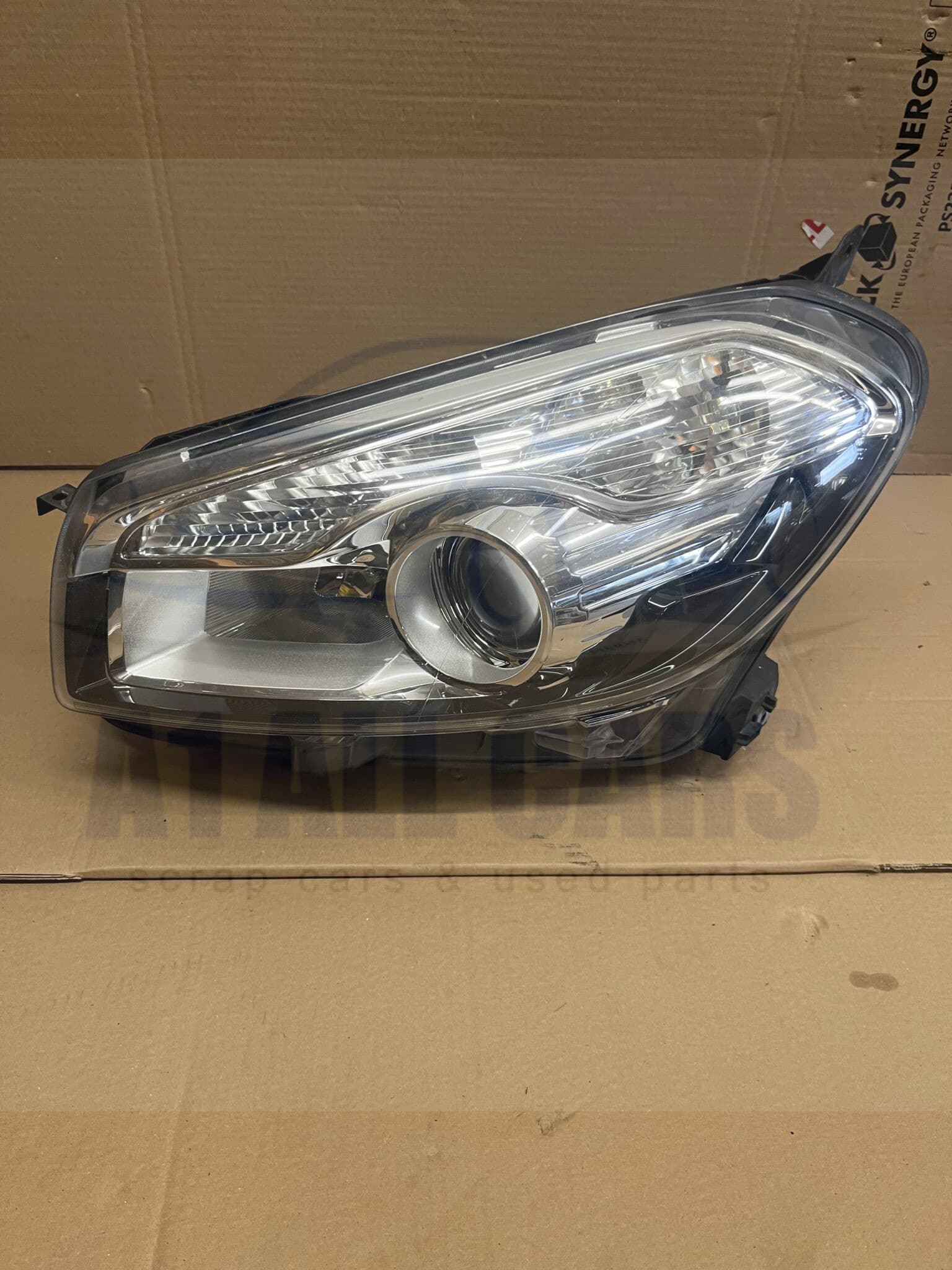Nissan Qashqai 2010-2013 Near Side Headlamp ( Xenon Type ) – 26060 BR61B