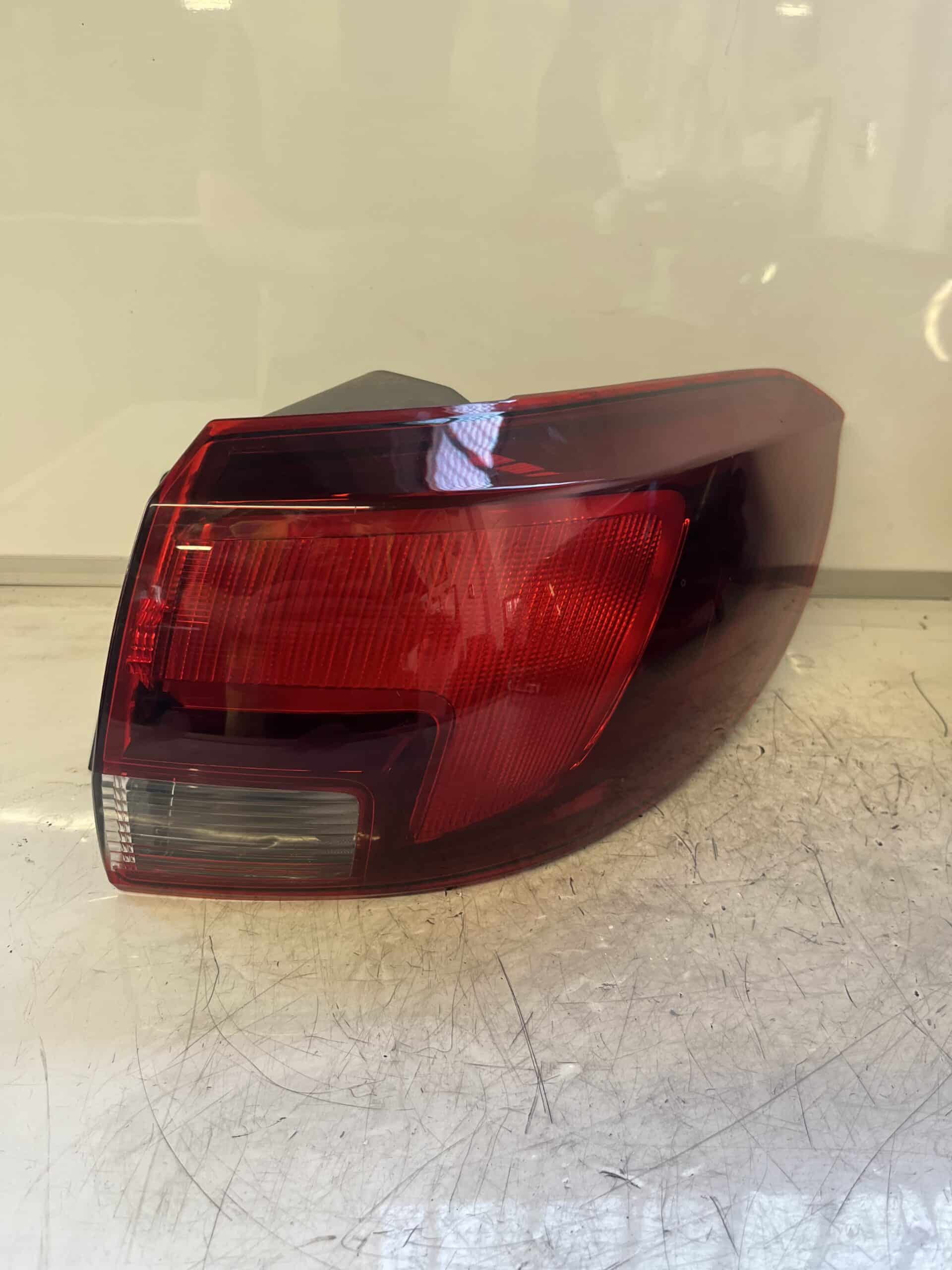 Vauxhall Astra 2015-2021 Estate Off Side Taillamp – 39077375