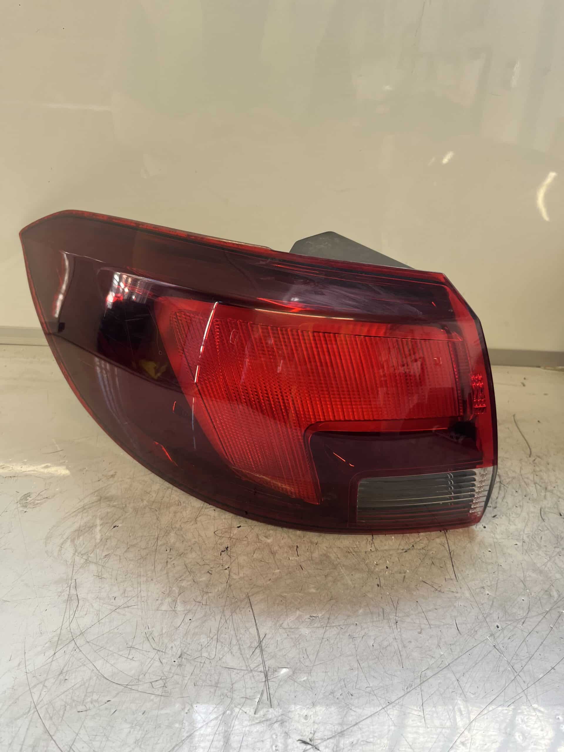 Vauxhall Astra 2015-2021 Estate Near Side Taillamp – 39077374