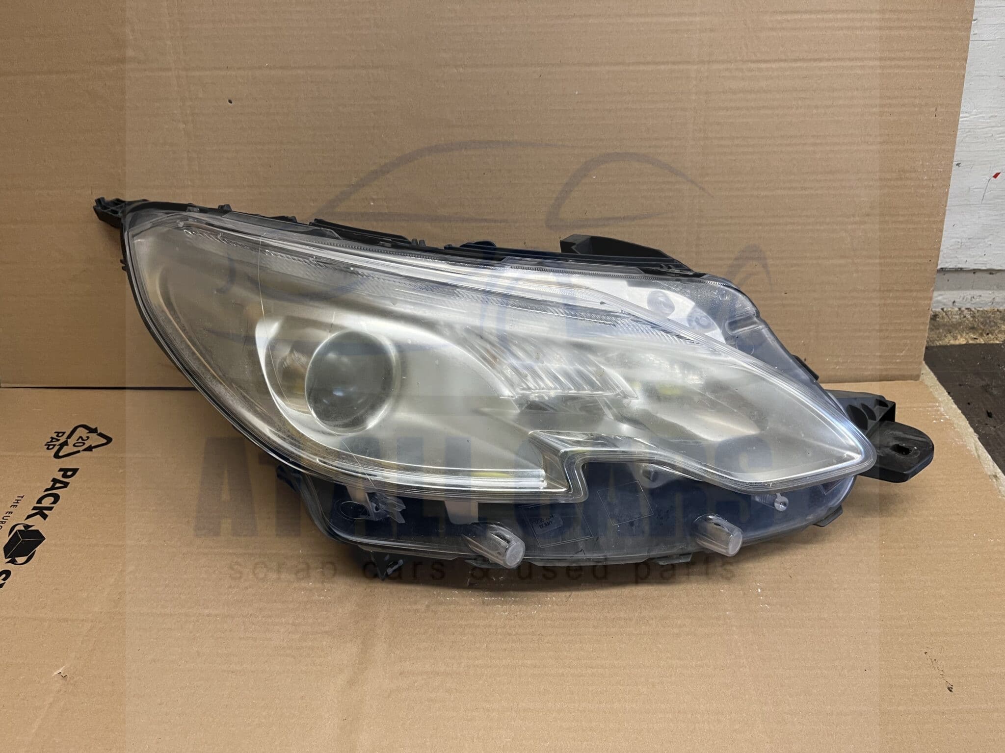 Peugeot 2008 2013-2016 Off Side Headlamp – 9677810080