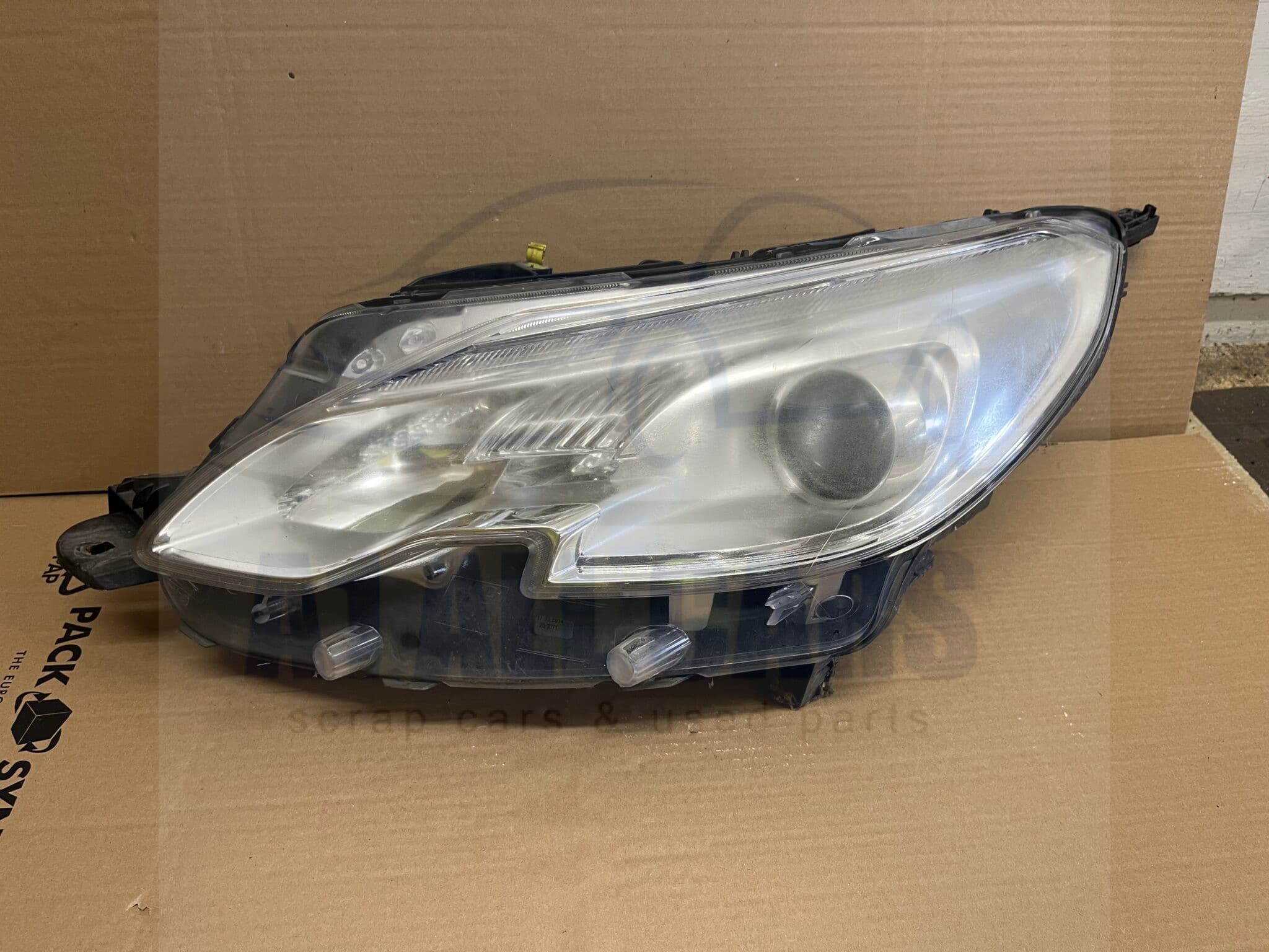 Peugeot 2008 2013-2016 Near Side Headlamp – 9677809980