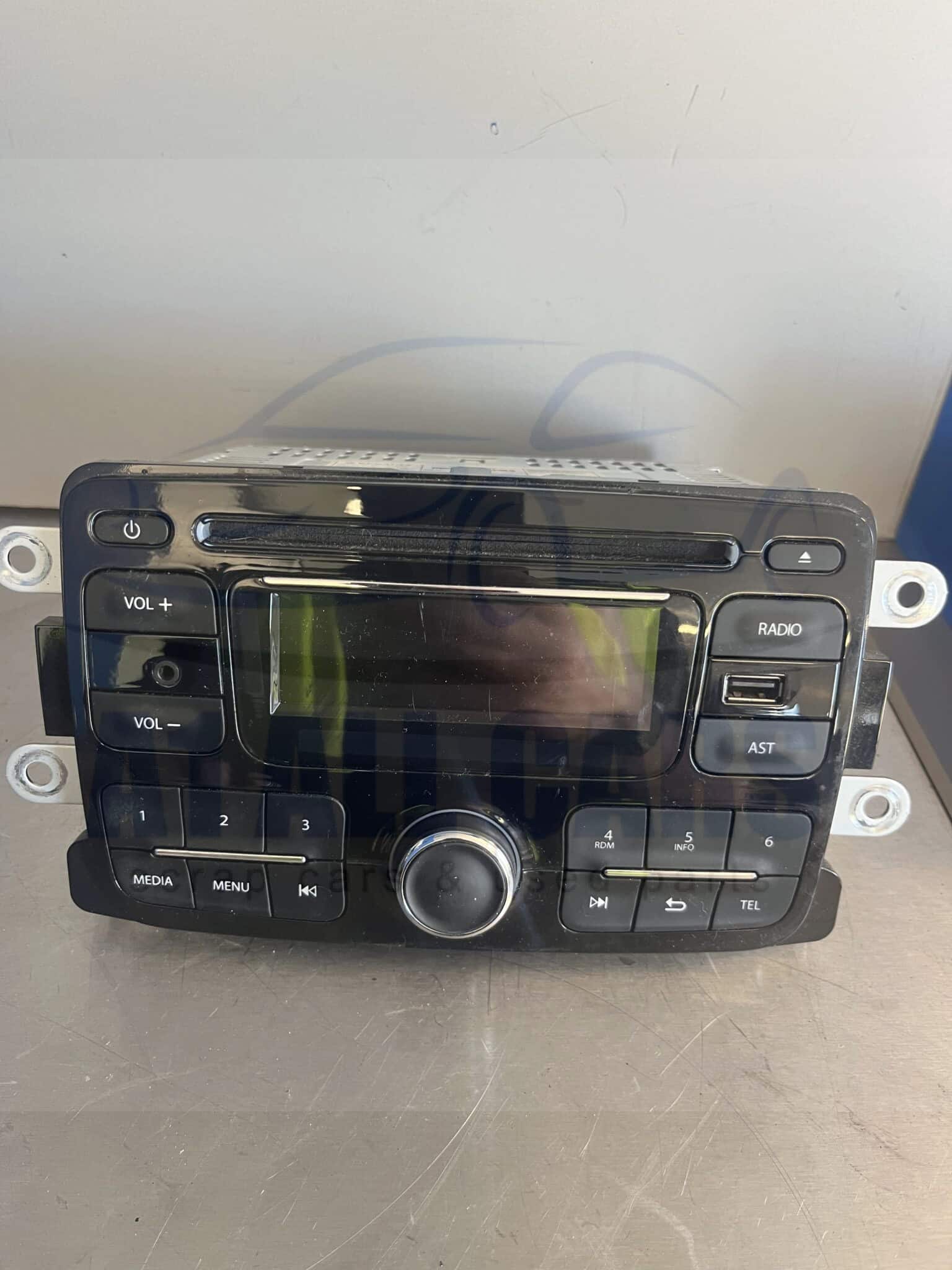 Renault Captur 2013-2018 Radio / CD Player / Head Unit / USB – 281155590R