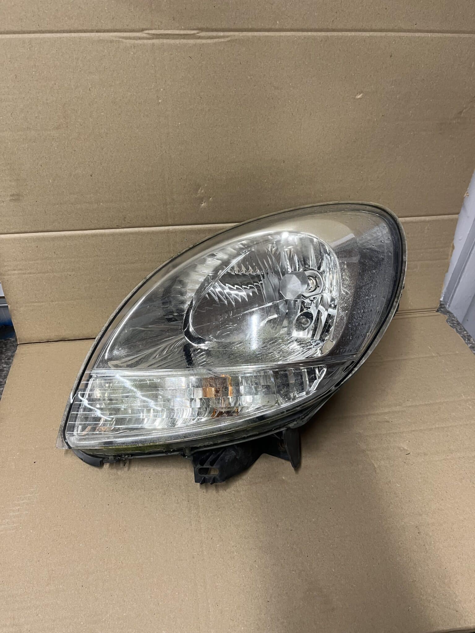 Renault Kangoo 2006-2008 Van Near Side Headlamp – 8200689034