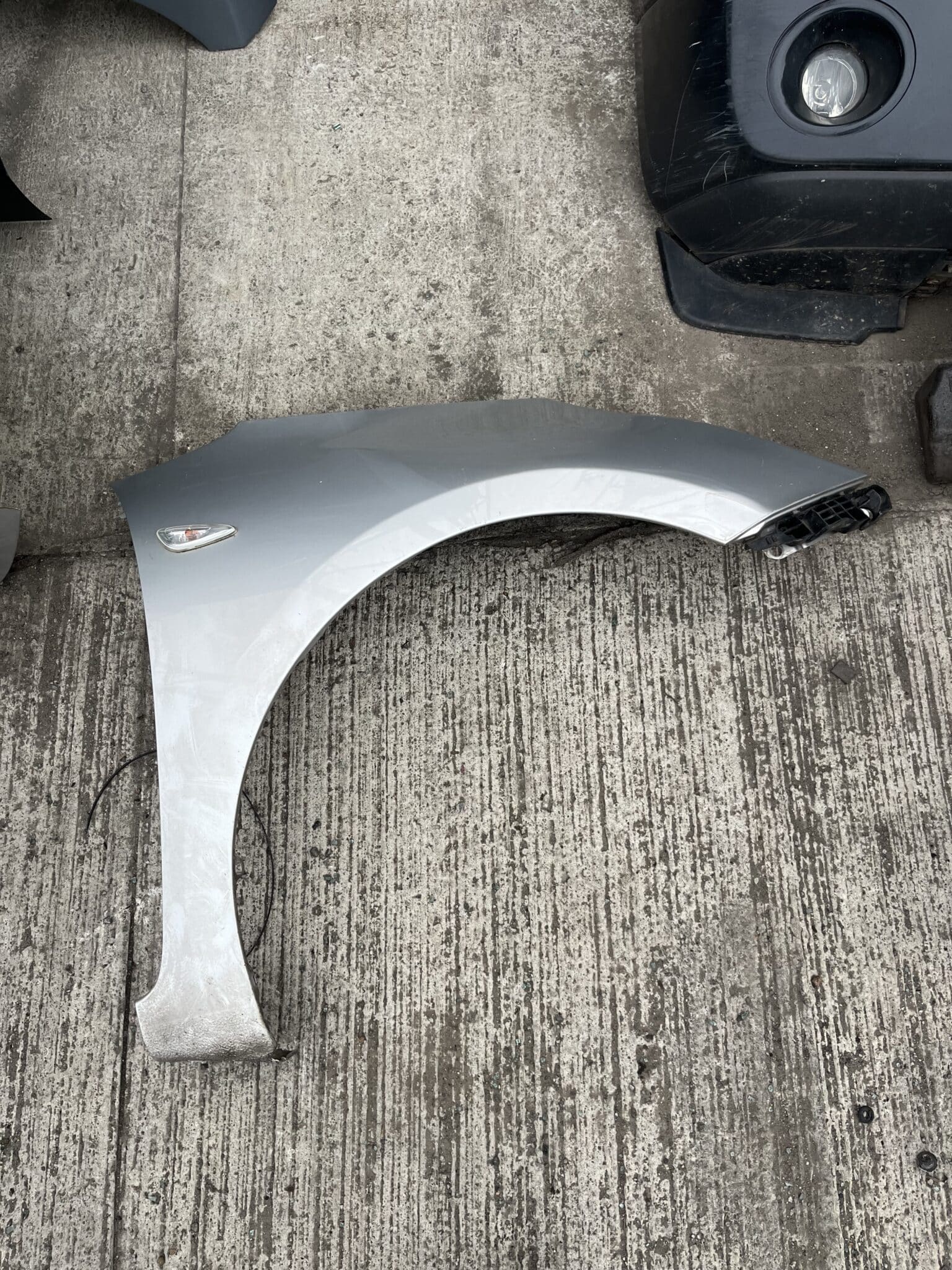 Kia Ceed 2012-2017 Off Side Wing – Silver 9S Colour Code ( Type With Indicator )
