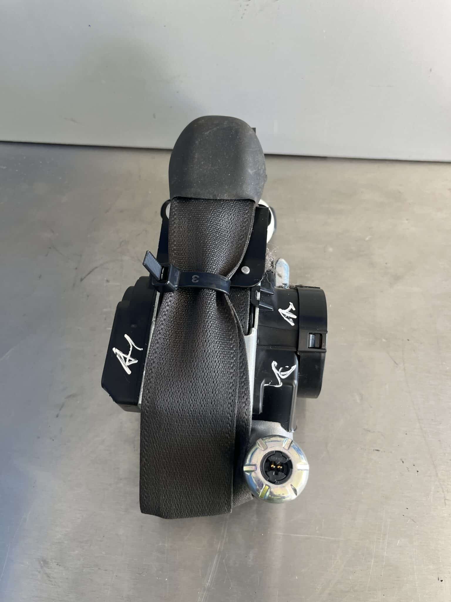 Ford Mondeo 2014-2019 5 Door Off Side Front Seatbelt – DS73-F61294-BJ35B8