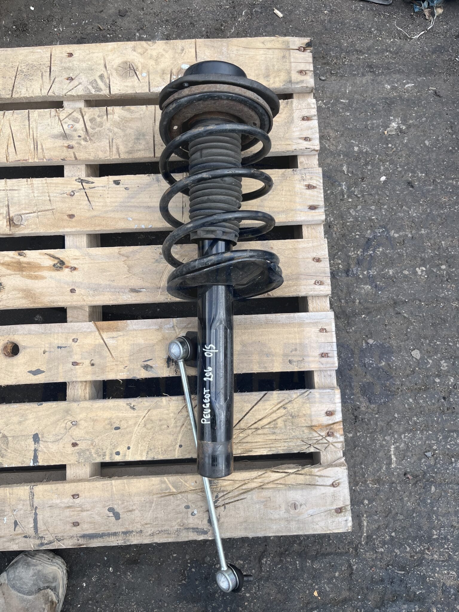 Peugeot 206 1998-2007 Petrol 1.1 / 1.4 / 1.6 Off Side Front Shock Absorber