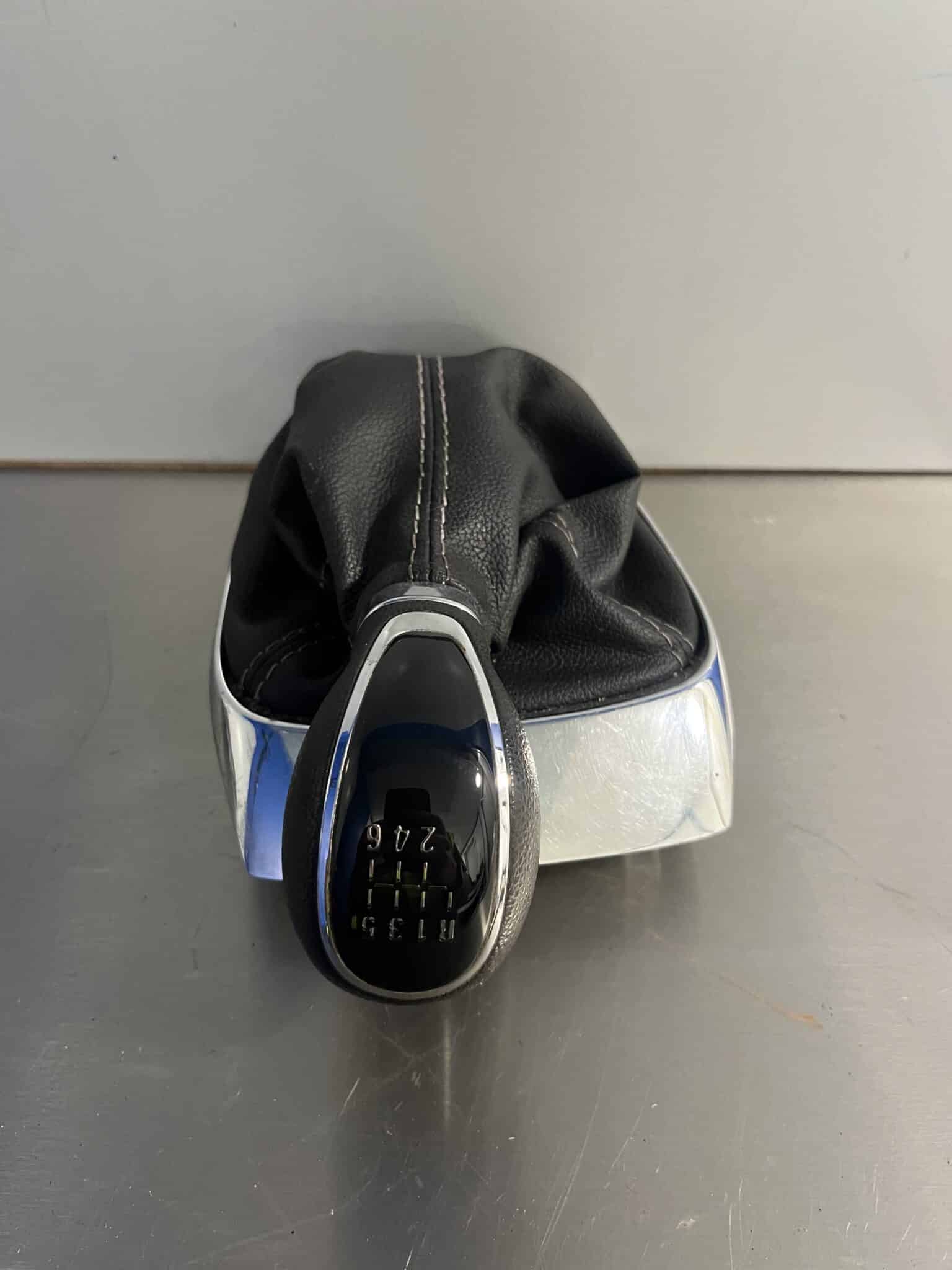 Vauxhall Mokka 2012-2019 6 Speed Manual Gear Knob And Gaiter – ( Reverse Top Left )