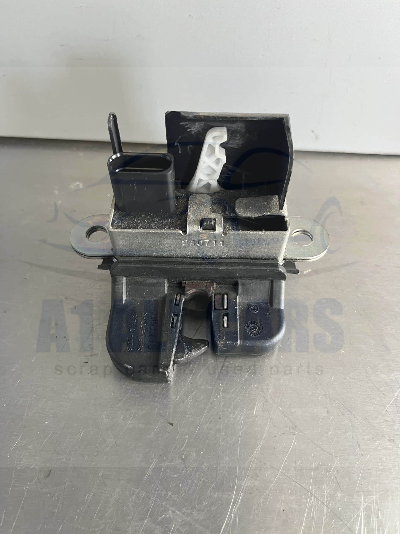 Skoda Yeti 2009-2017 Hatchback Tailgate Locking Mechanism – 5L6827505C