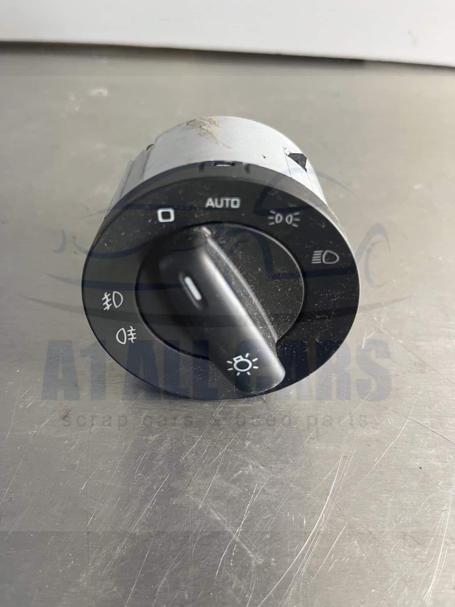 Skoda Yeti 2009-2017 Headlamp Switch – 5L0941431E