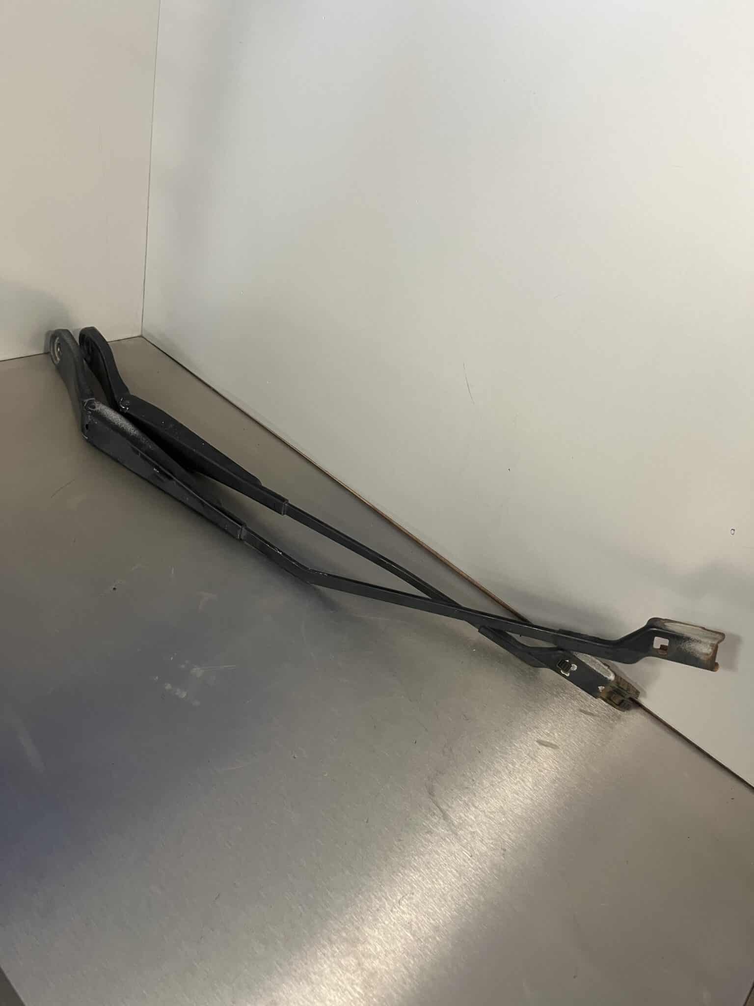 Volvo V60 2010-2018 Front Wiper Arms – PAIR