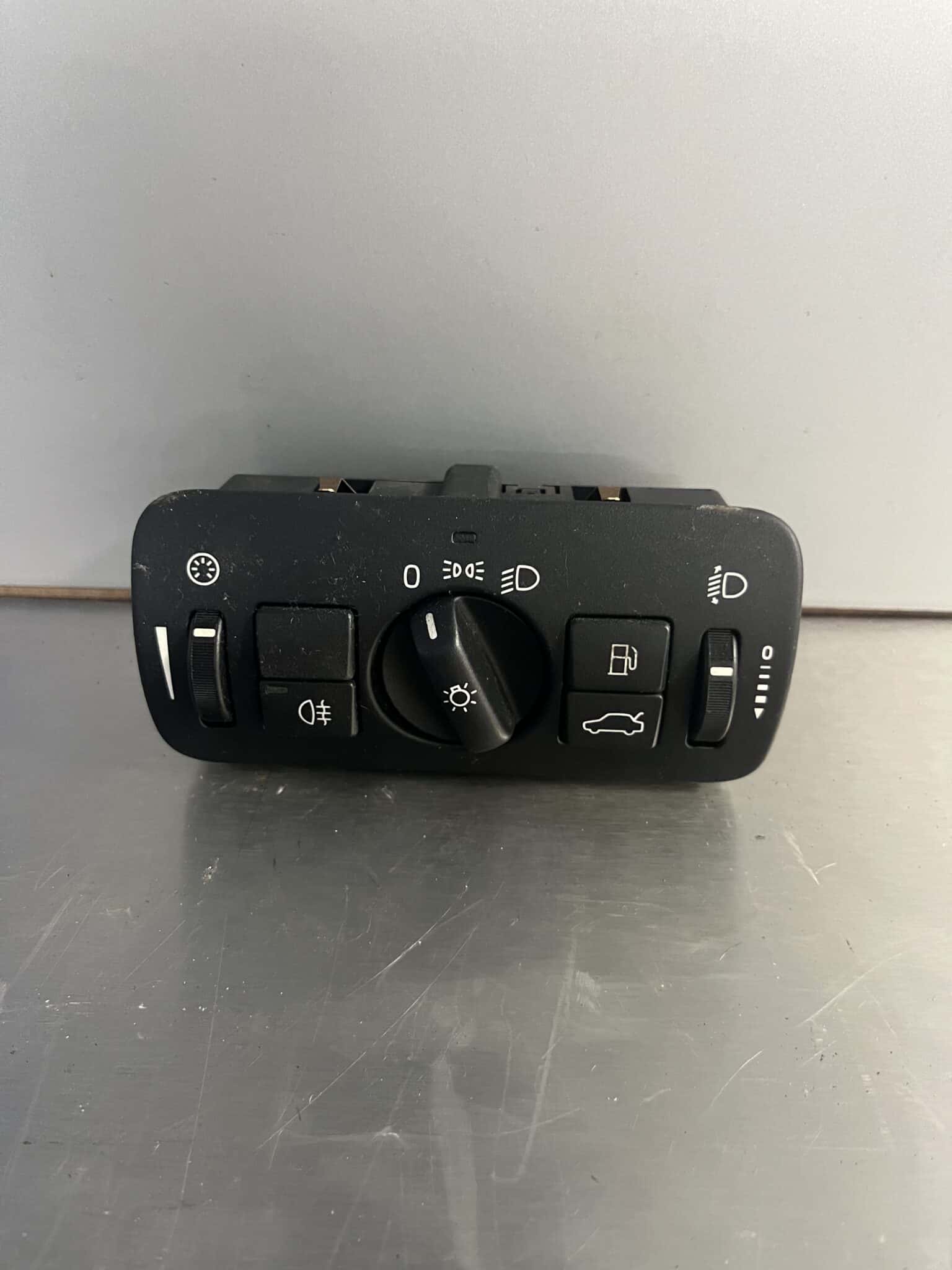 Volvo V60 / S60 2010-2018 Headlamp Switch – 30739433