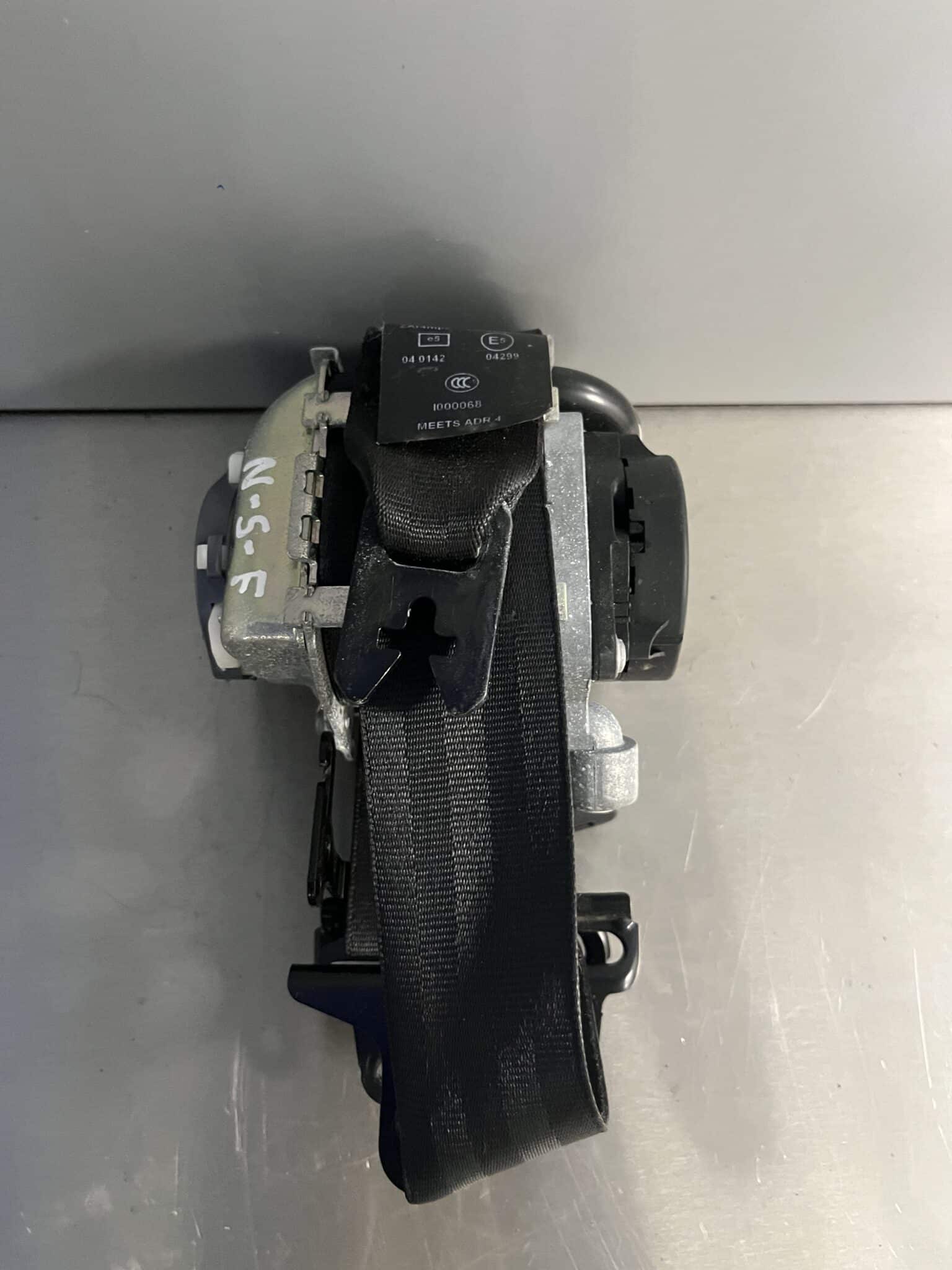 Volvo V60 2010-2014 5 Door Estate Near Side Front Seatbelt – 39818841