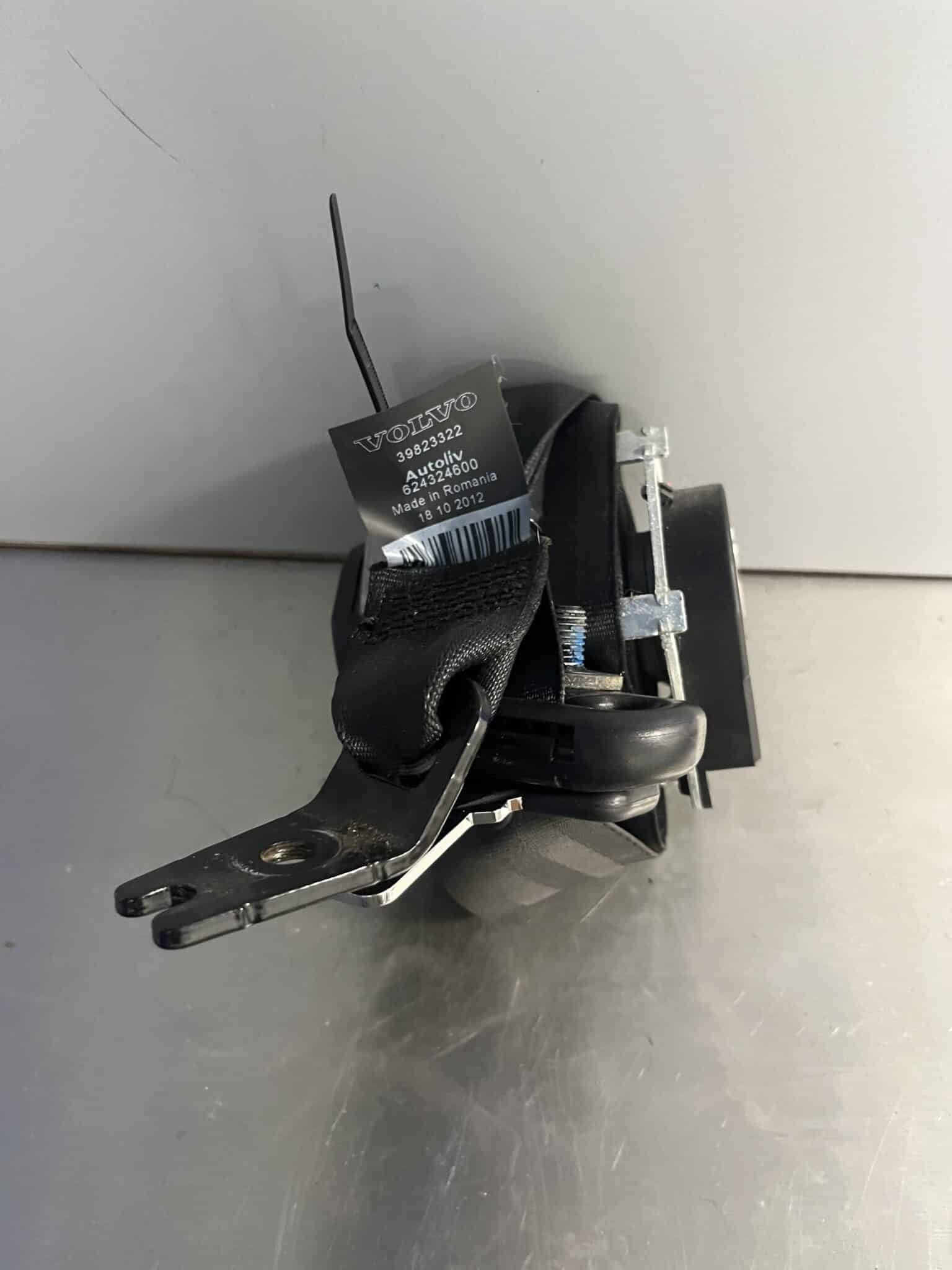 Volvo V60 2010-2018 Estate Near Side Rear Seatbelt – 39823322