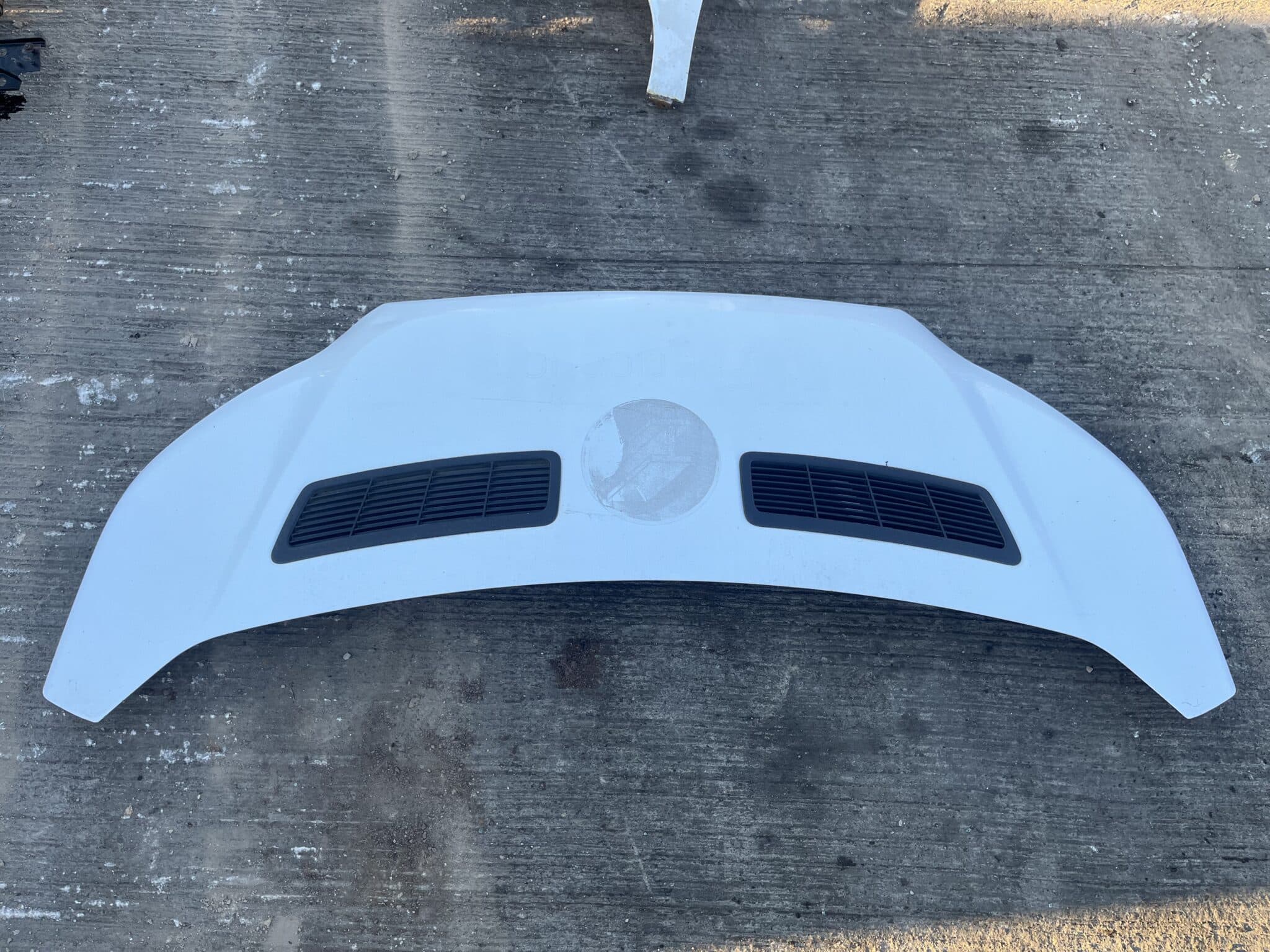 Ford Transit 2014-2019 MK8 Bonnet – White ( Call Office For Delivery Quote ) – Small Dent See Pics