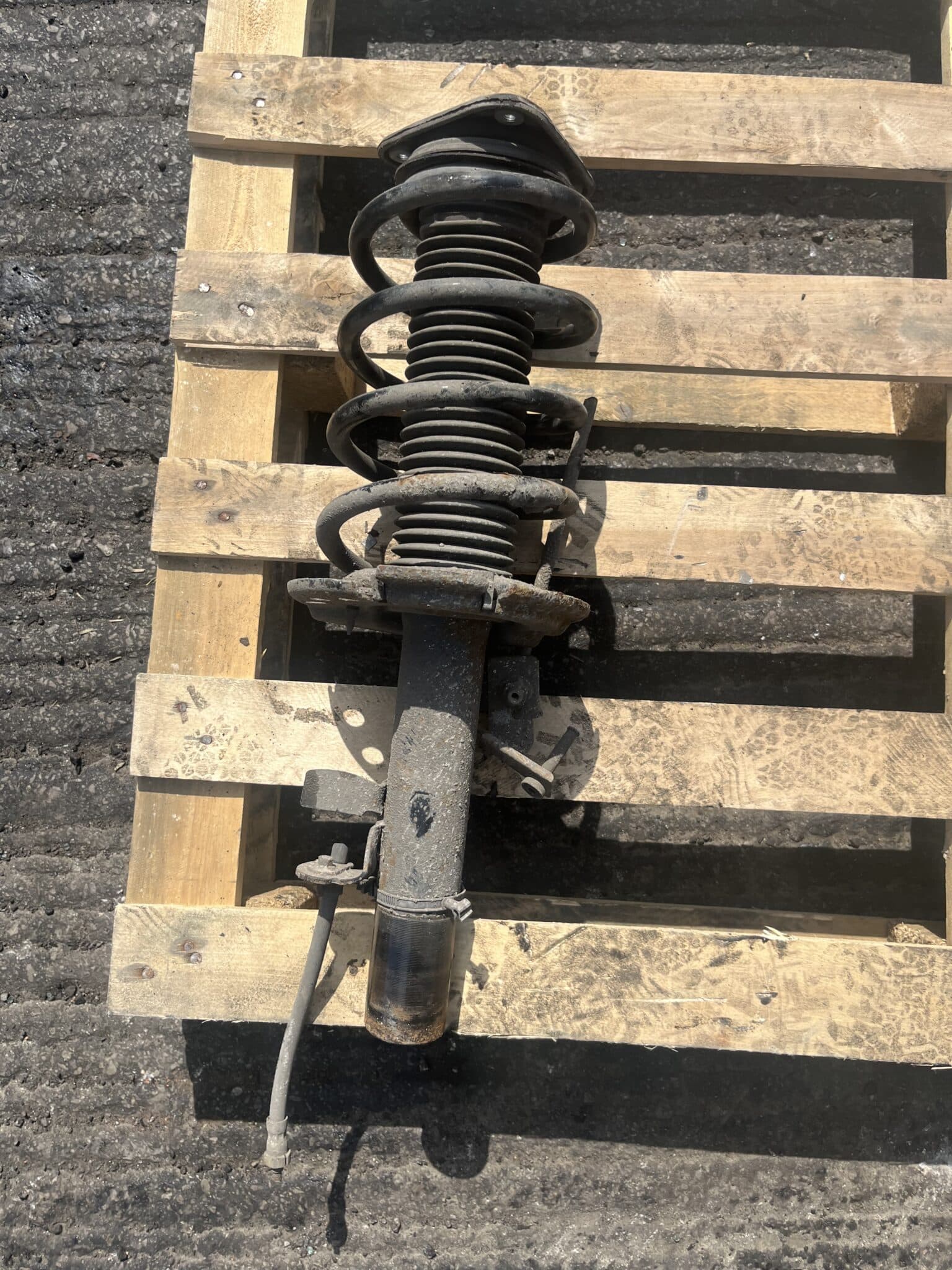 Ford Transit Connect 2013-2018 1.6 Diesel Near Side Front Shock Absorber