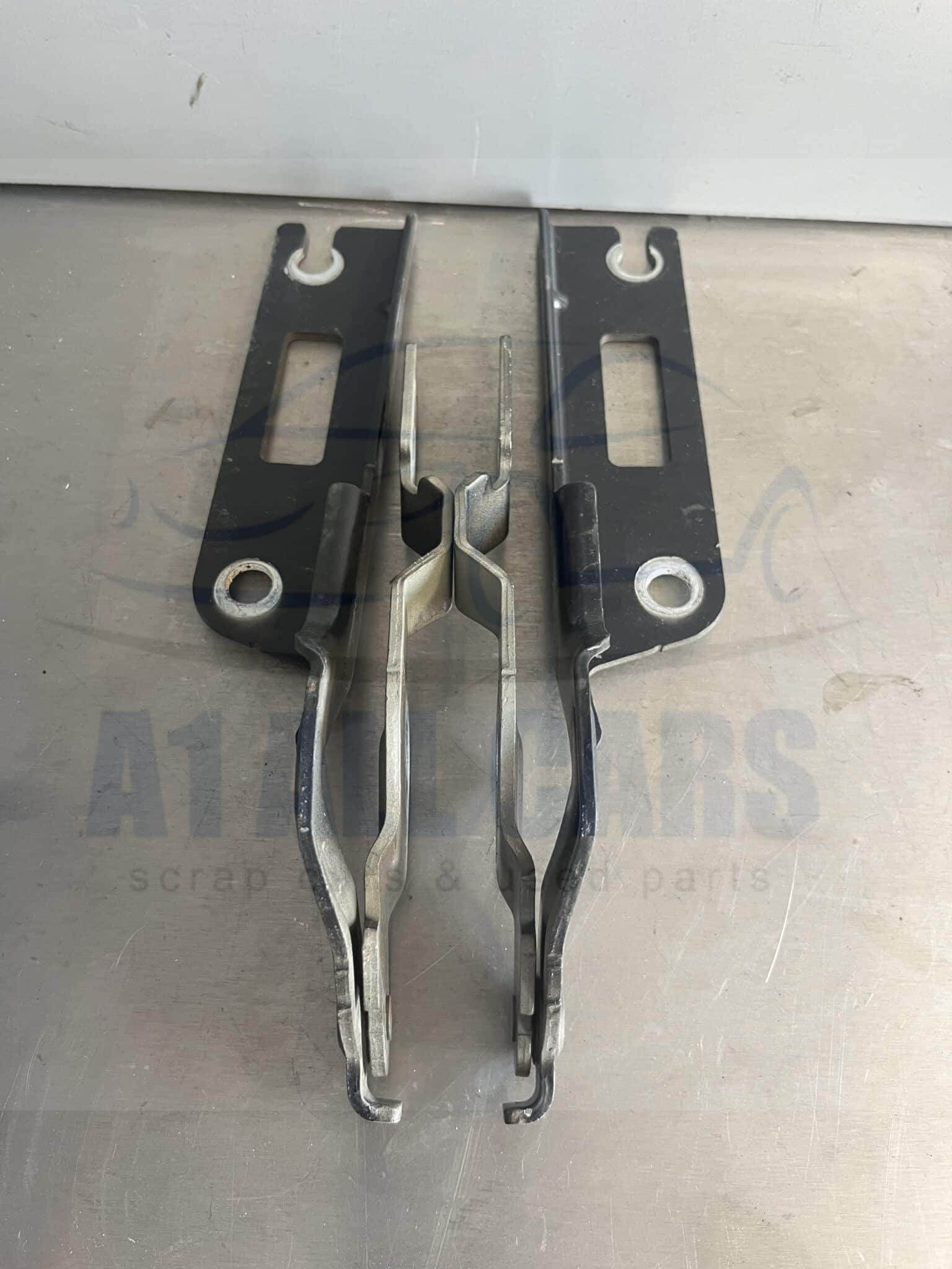 Volkswagen Golf 2019-2024 MK8 Bonnet Hinges – Pair