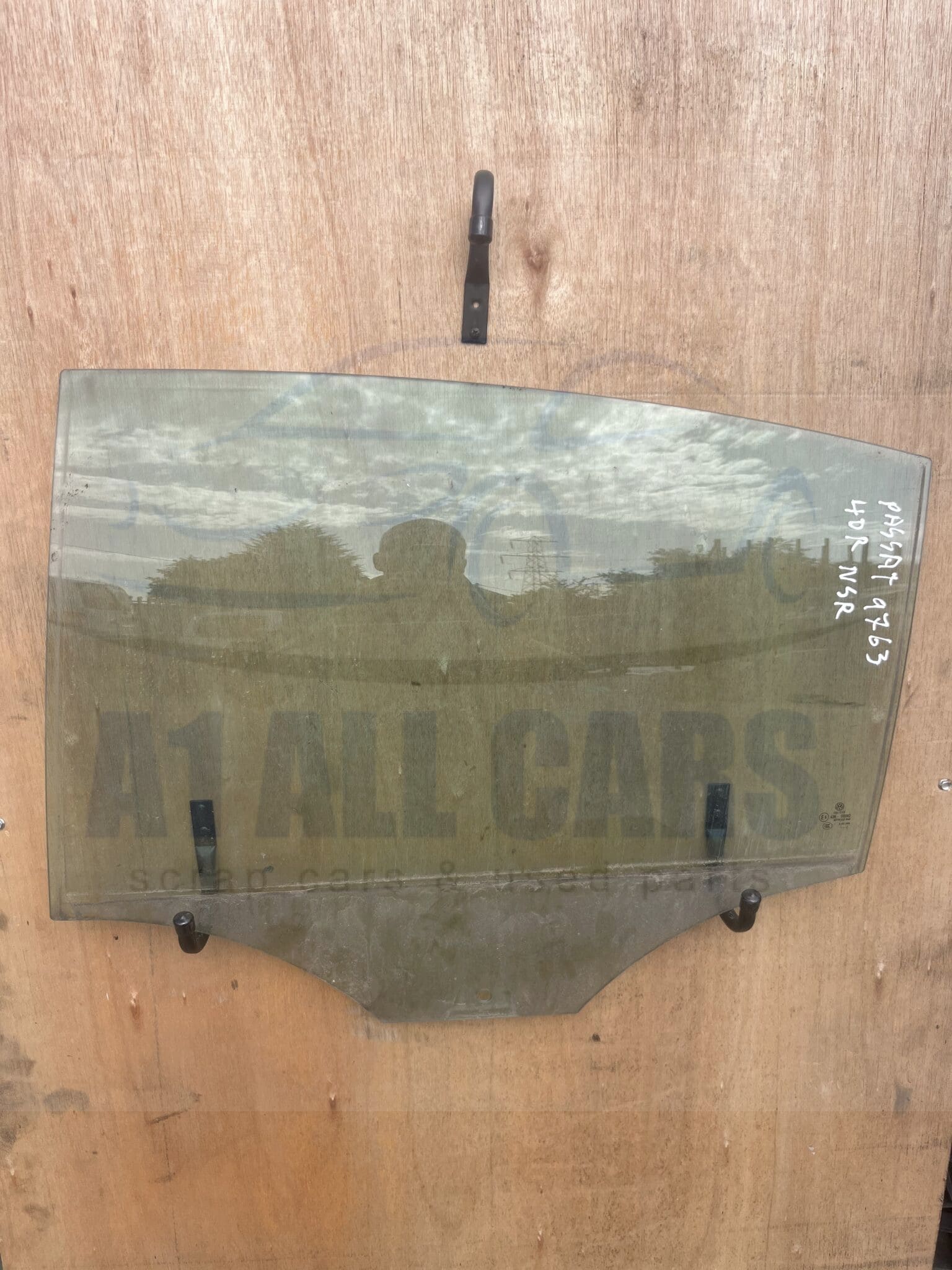 Volkswagen Passat 2010-2014 5 Door Saloon Near Side Rear Door Glass