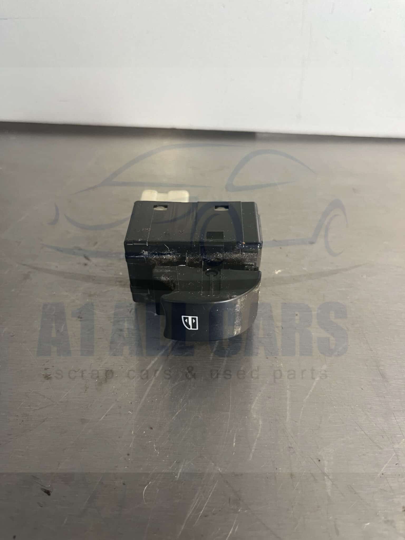 Renault Koleos 2008-2014 Near Side Electric Window Switch – 25411JY00A