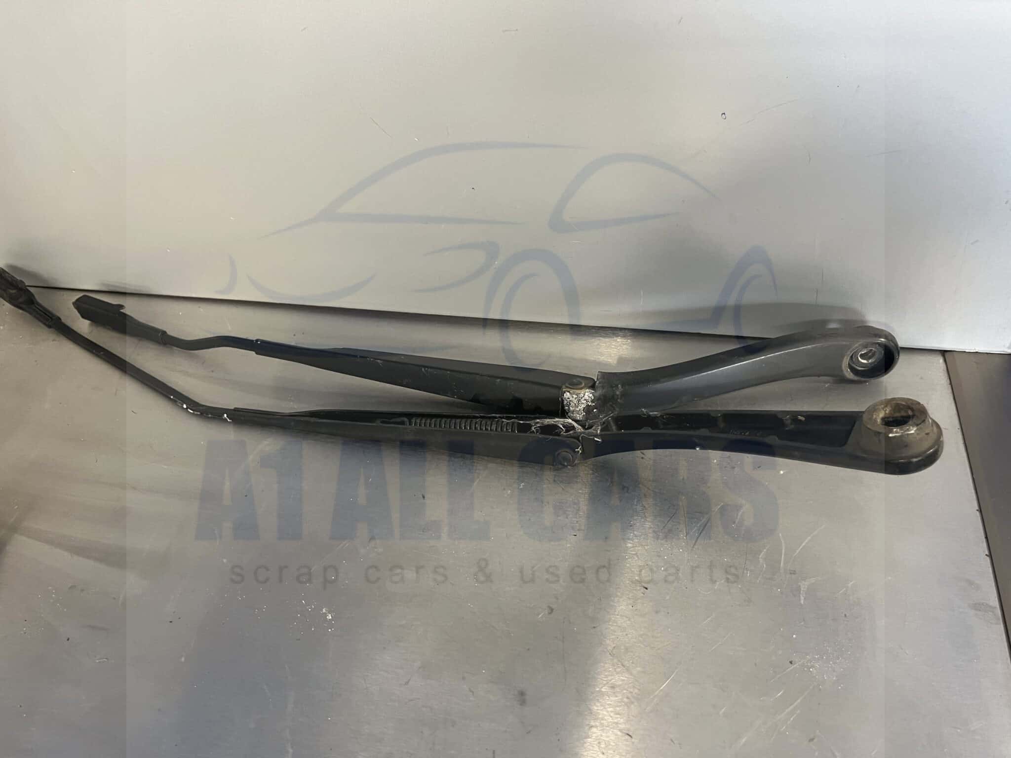 Renault Koleos 2008-2016 Front Wiper Arms – Pair