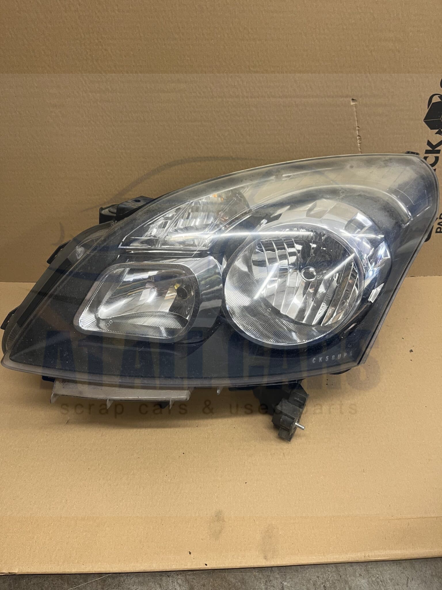Renault Koleos 2008-2011 Near Side Headlamp ( Halogen )