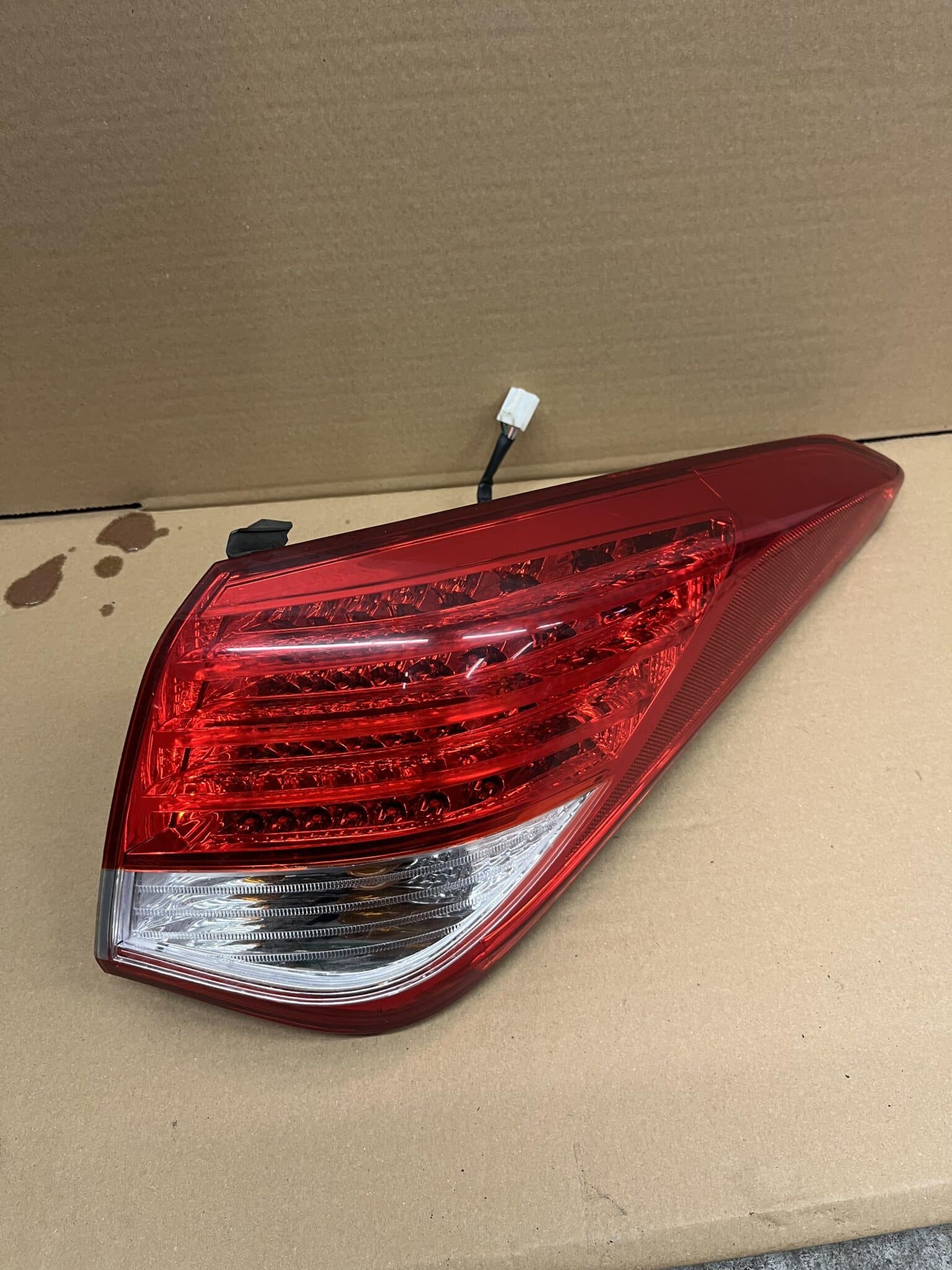 Hyundai i40 2011-2015 Saloon Off Side Taillamp – LED