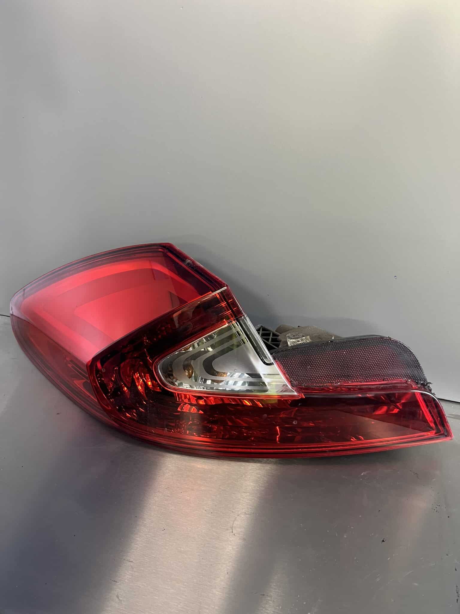 Renault Wind 2010-2013 3 Door Near Side Taillamp – 265550022R
