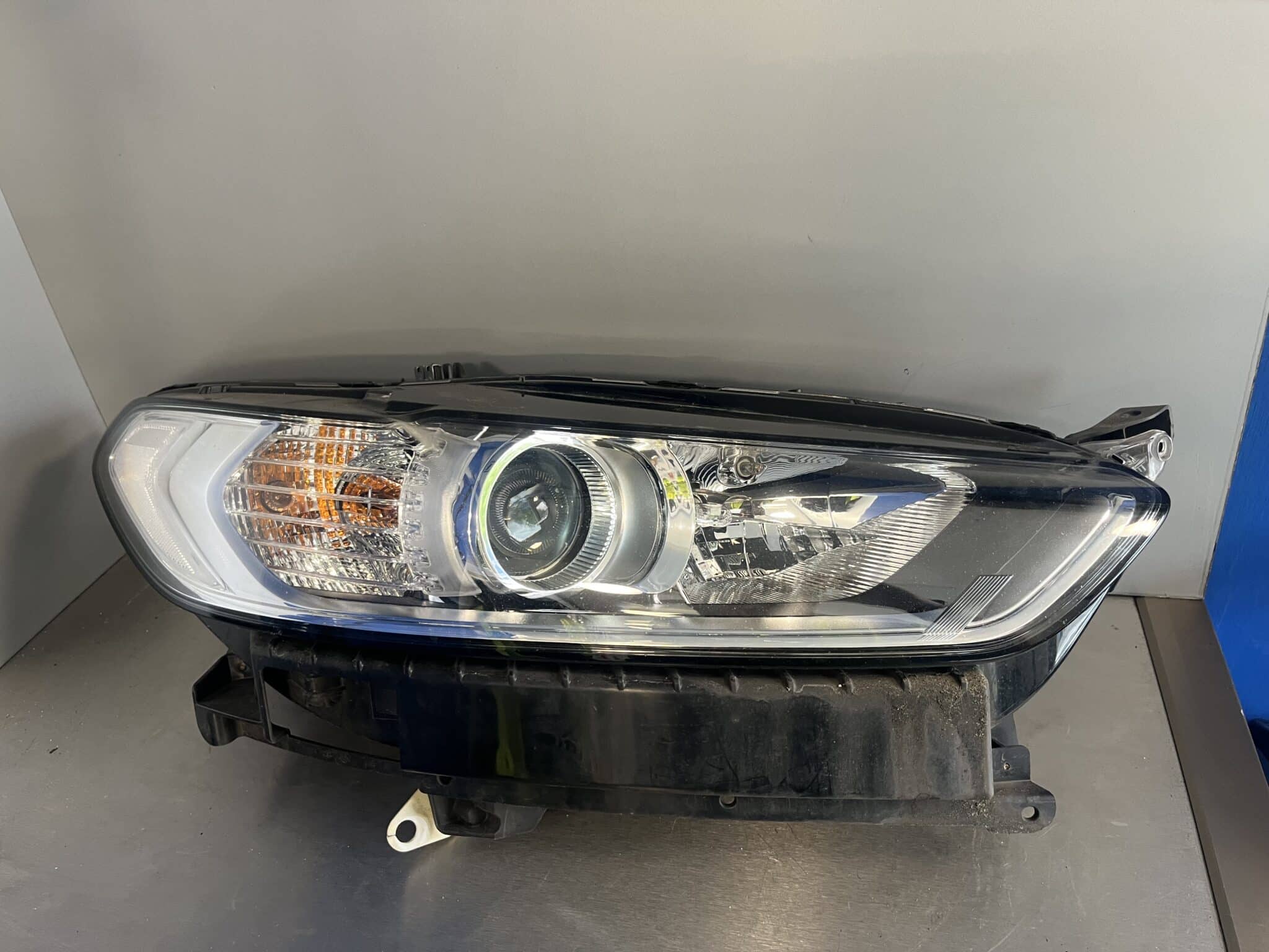 Ford Mondeo 2014-2019 Off Side Headlamp – DS73-13W029-BE