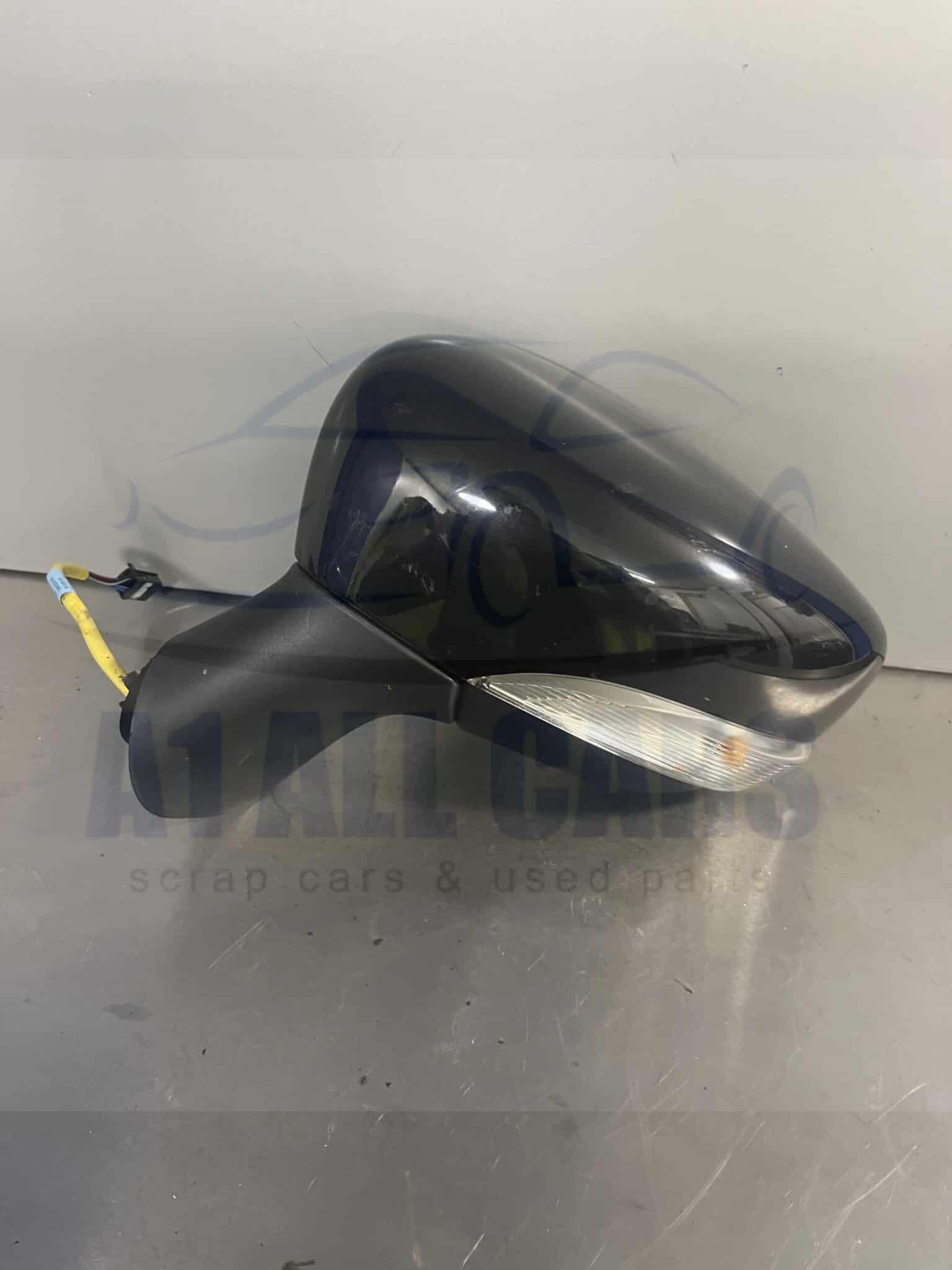 Renault Captur 2013-2018 Near Side Electric Door Mirror – Black – ( 7 Wire Plug )