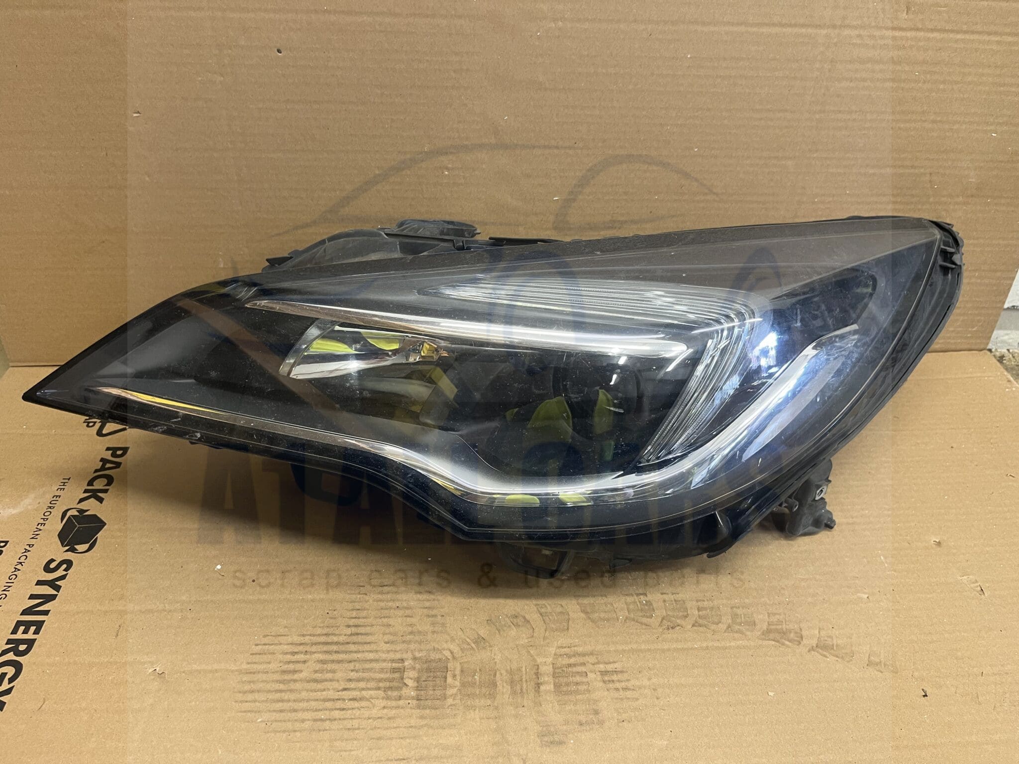 Vauxhall Astra 2015-2021 Hatchback / Estate Near Side Headlamp – 39047198