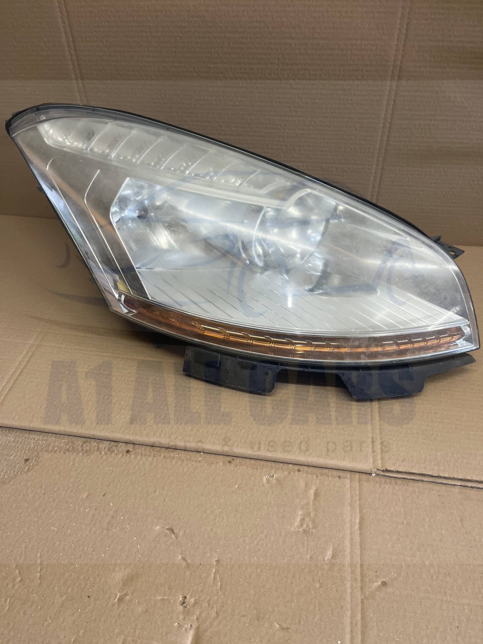 Citroen C4 Picasso 2007-2011 Off Side Headlamp – Halogen Version