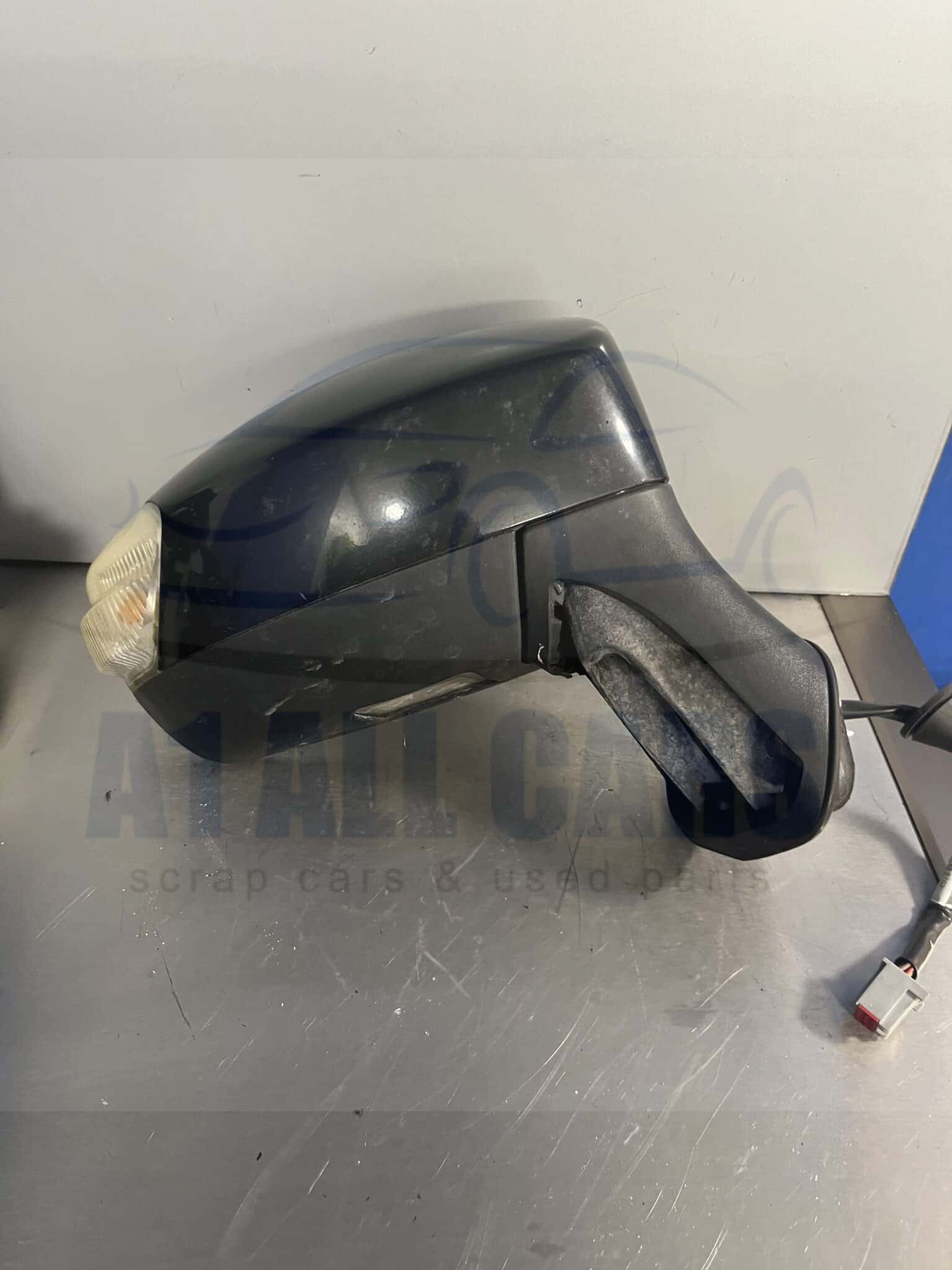 Ford Kuga 2008-2012 Off Side Electric Door Mirror With Puddle Lamp – Black ( Power Fold )