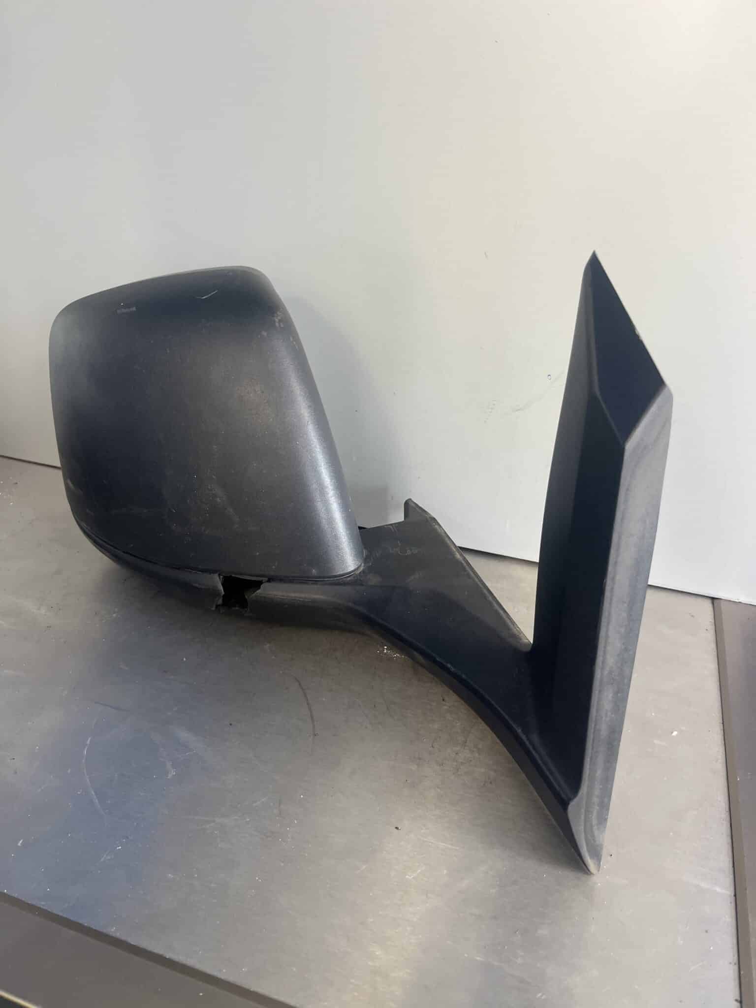 Ford Transit Connect 2014-2022 MK2 Off Side Manual Door Mirror – Black Plastic ( Crack on Casing See Pics )