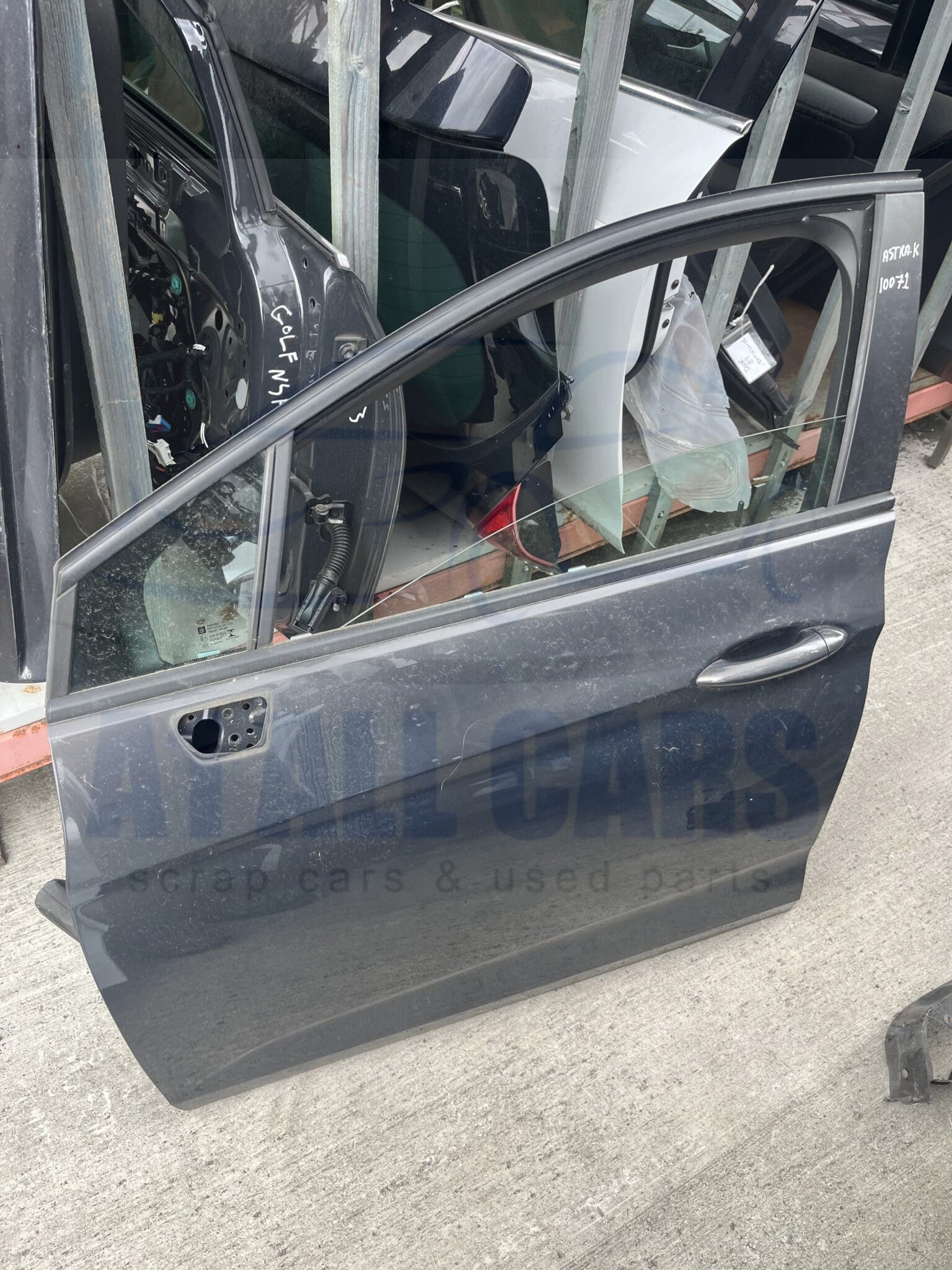 Vauxhall Astra 2015-2021 5 Door Hatchback / Estate Near Side Front Door – Grey Z190 Colour Code ( Call Office For Delivery Quote )