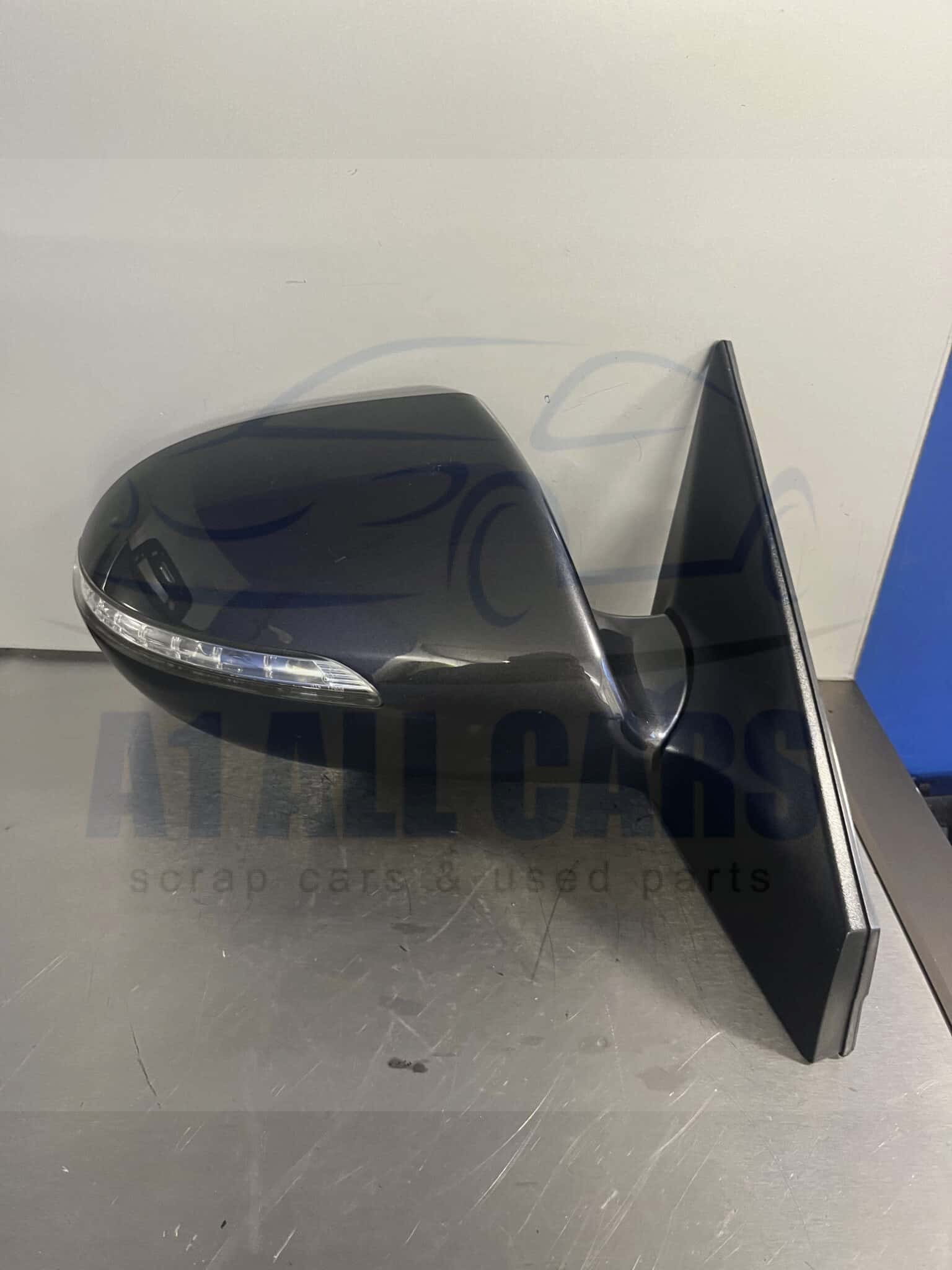 Kia Sportage 2010-2016 Off Side Electric Door Mirror – Grey BE Colour Code ( Power Fold )
