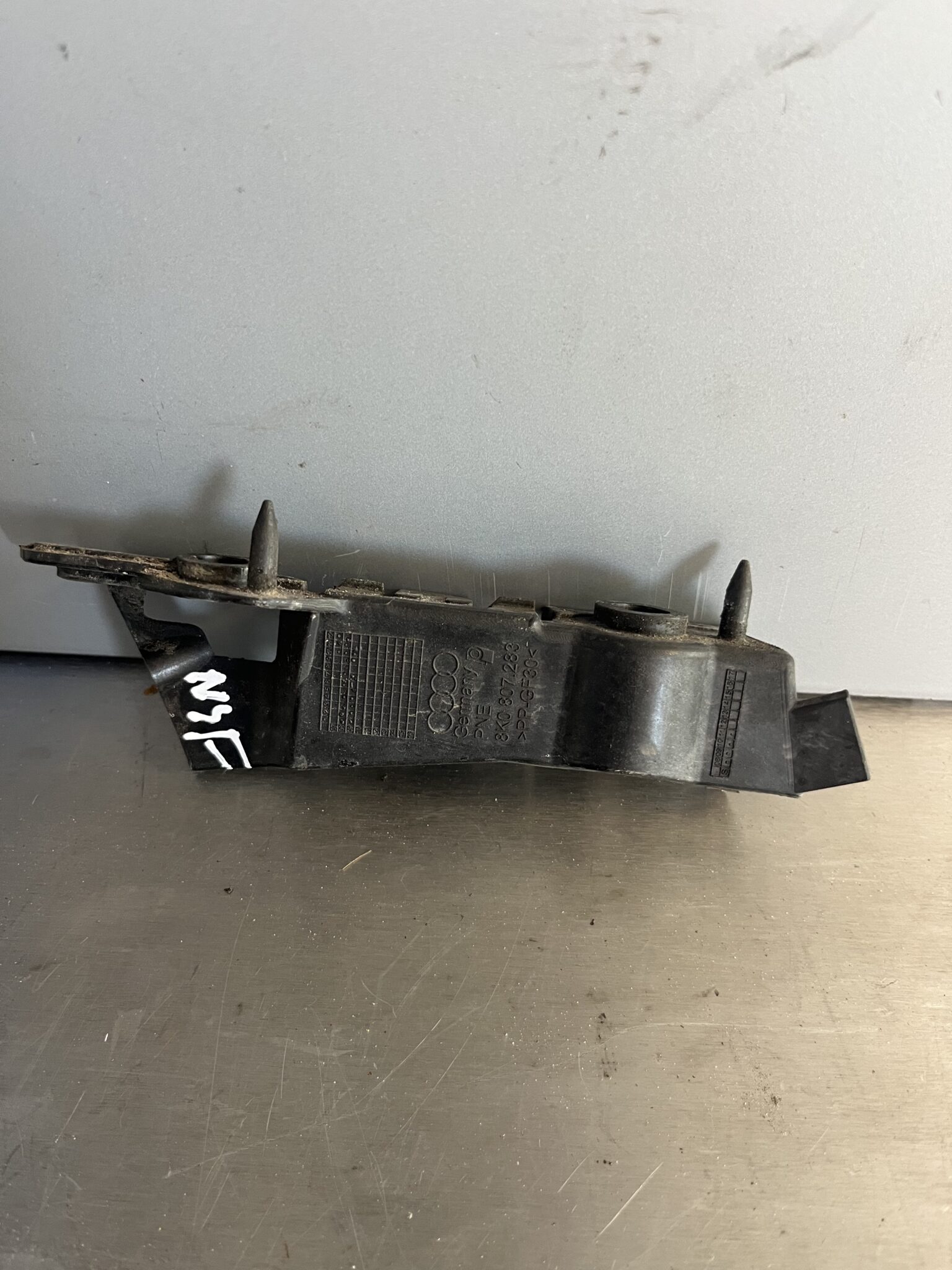 Audi A4 2008-2012 Near Side Front Bumper Bracket – 8K0807283