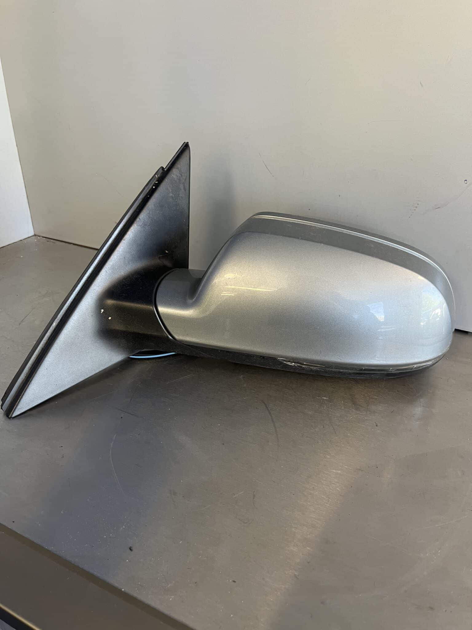 Audi A4 2008-2012 Saloon / Estate Near Side Electric Door Mirror – Grey LY7G Colour Code